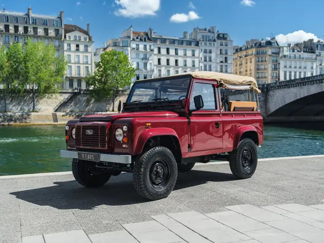 Land Rover 90