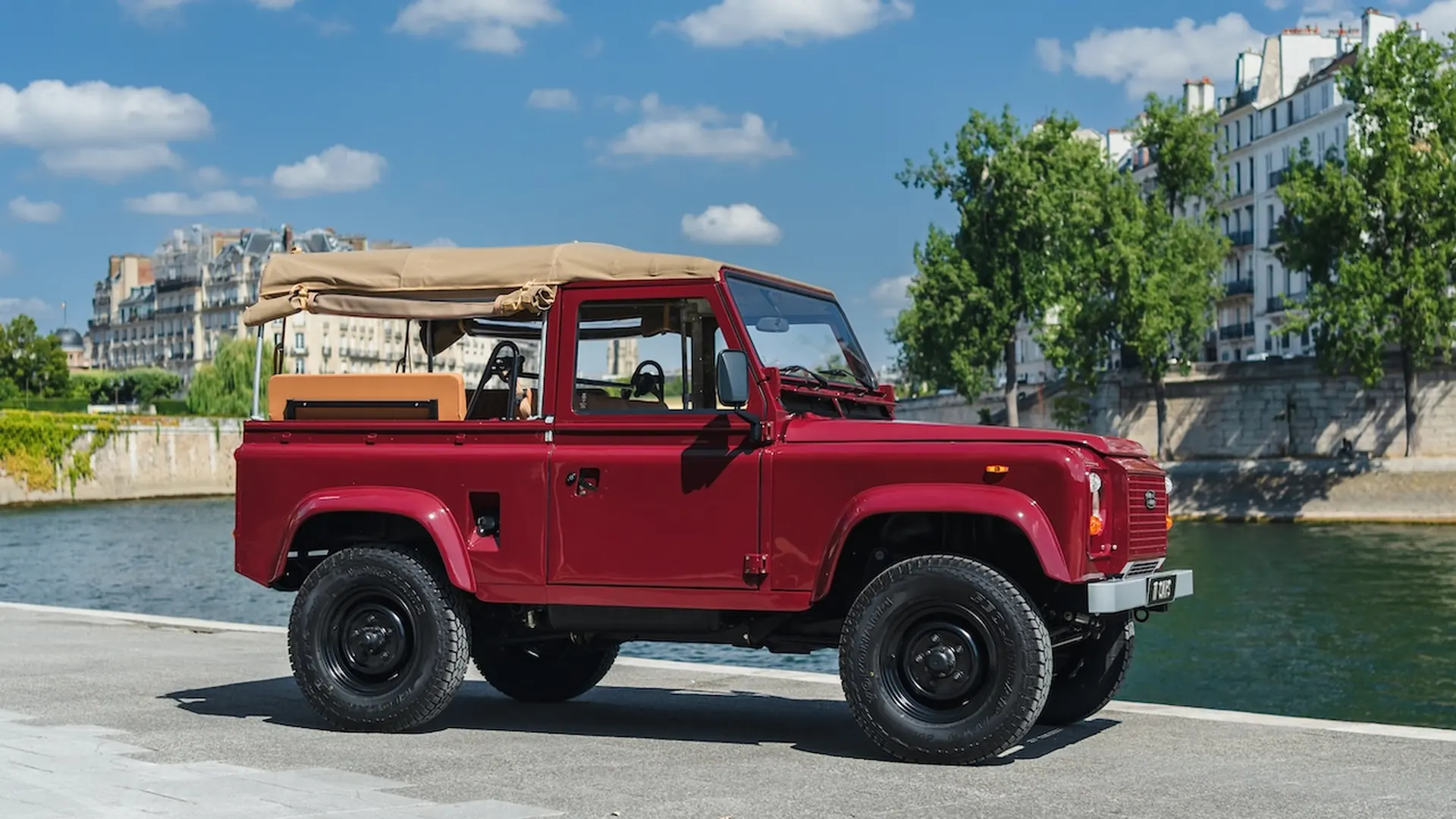 Land Rover 90 — photo 11