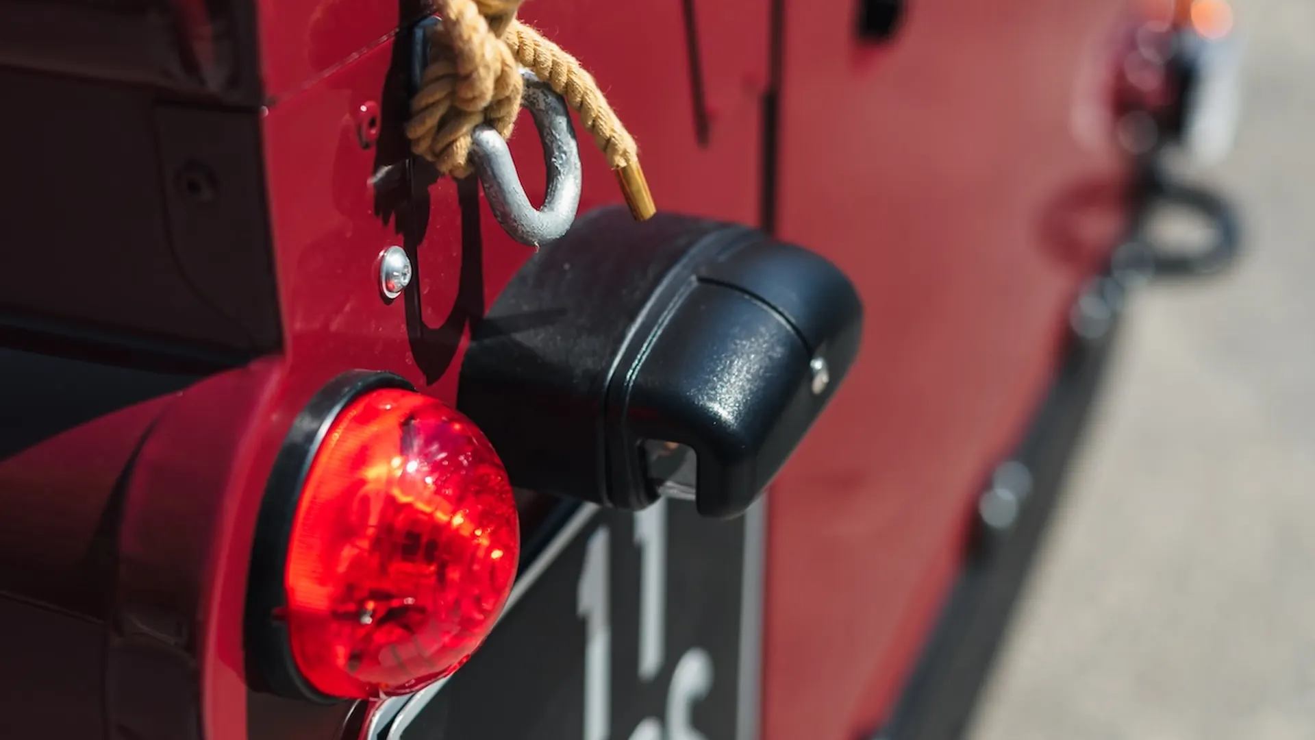 Land Rover 90 — photo 29