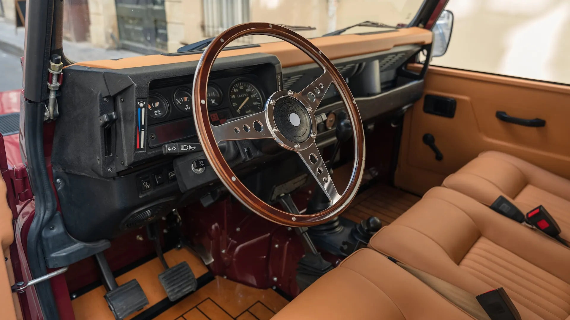 Land Rover 90 — photo 31