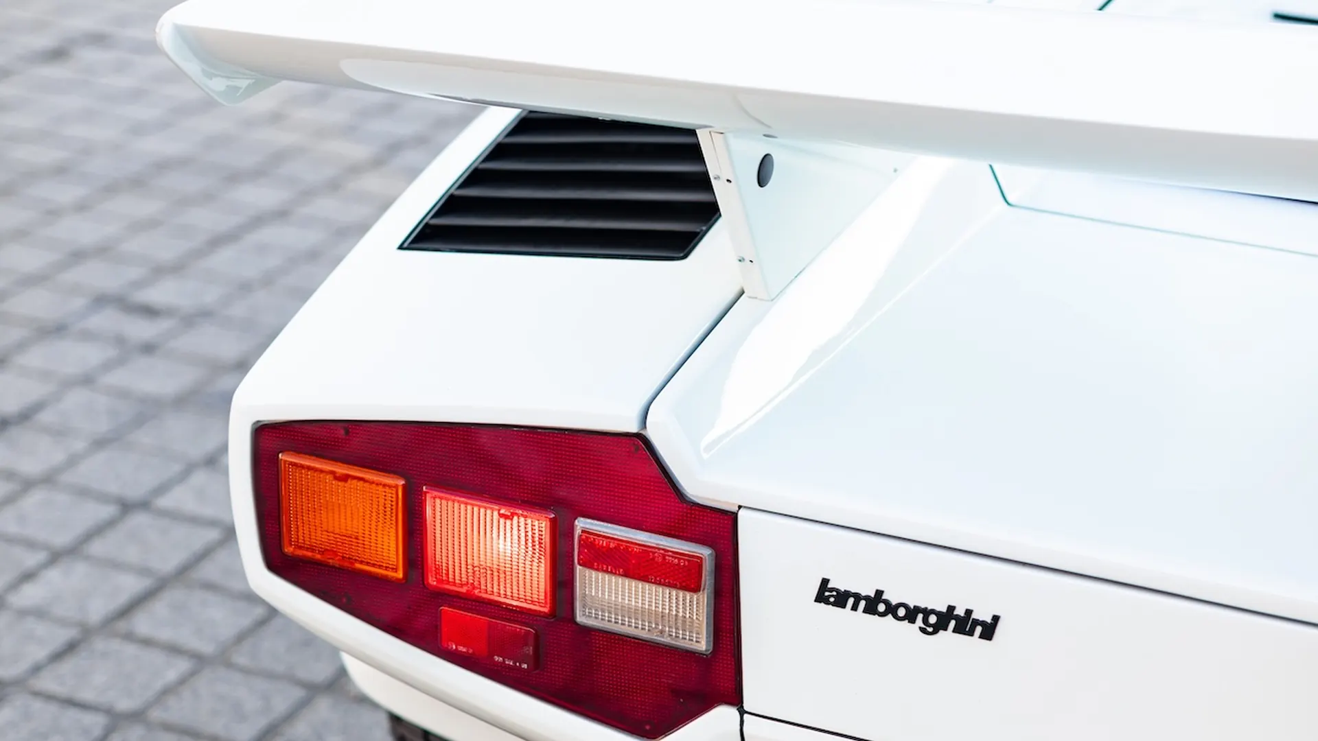 Lamborghini Countach — photo 20