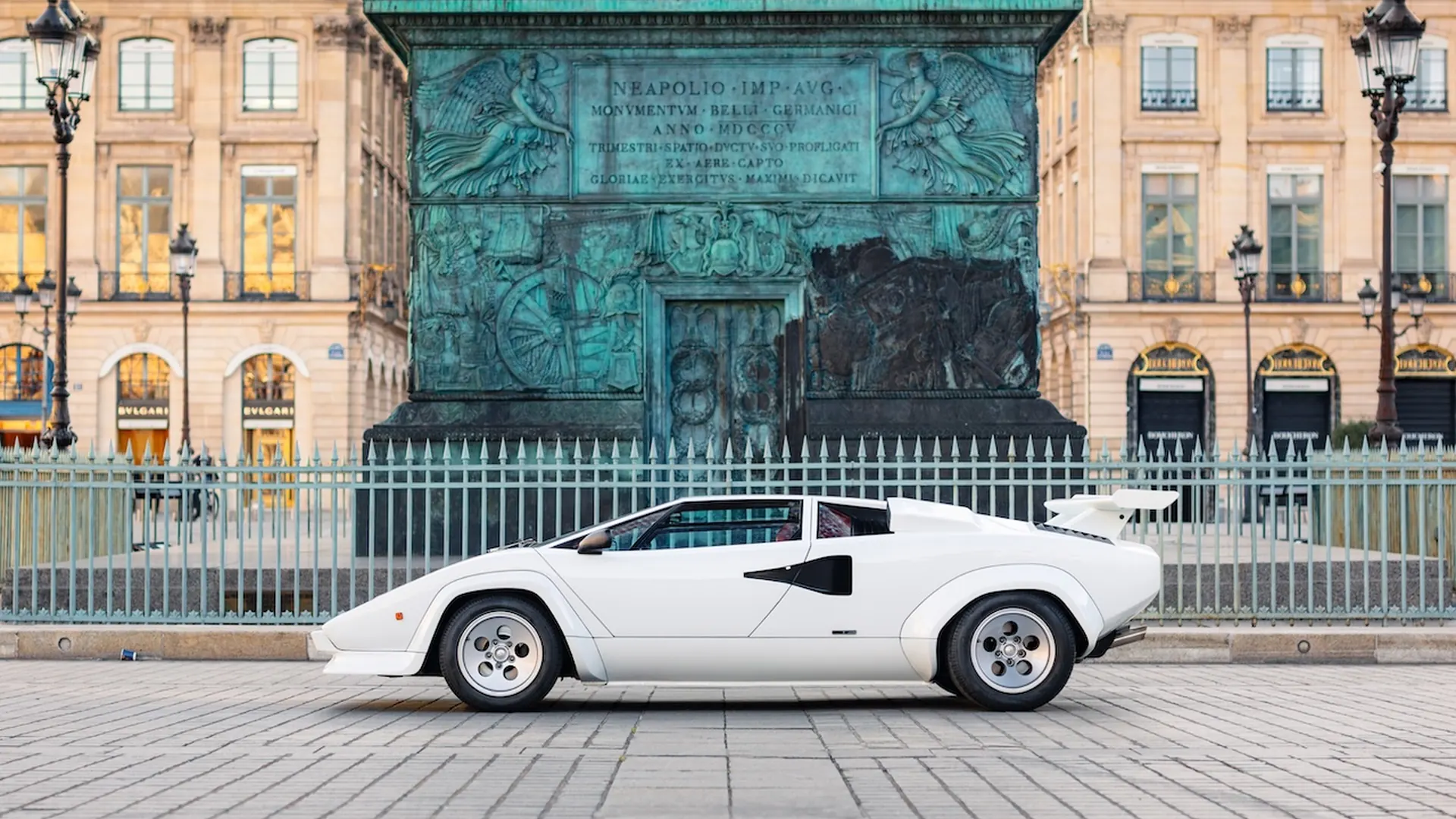 Lamborghini Countach — photo 21