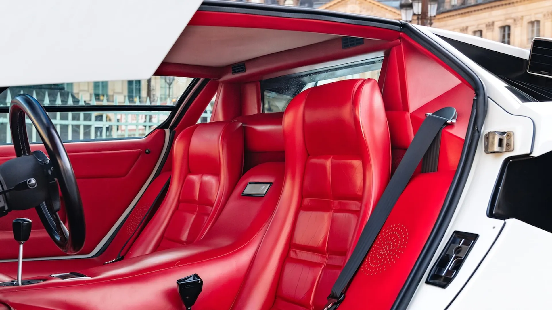 Lamborghini Countach — photo 33