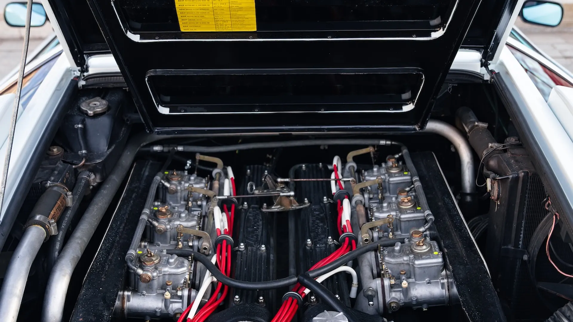 Lamborghini Countach — photo 47