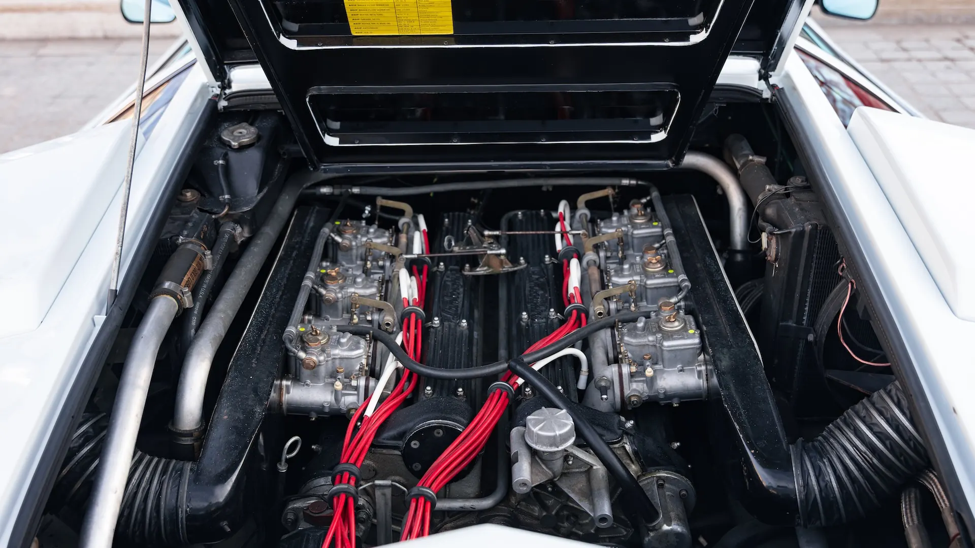 Lamborghini Countach — photo 46
