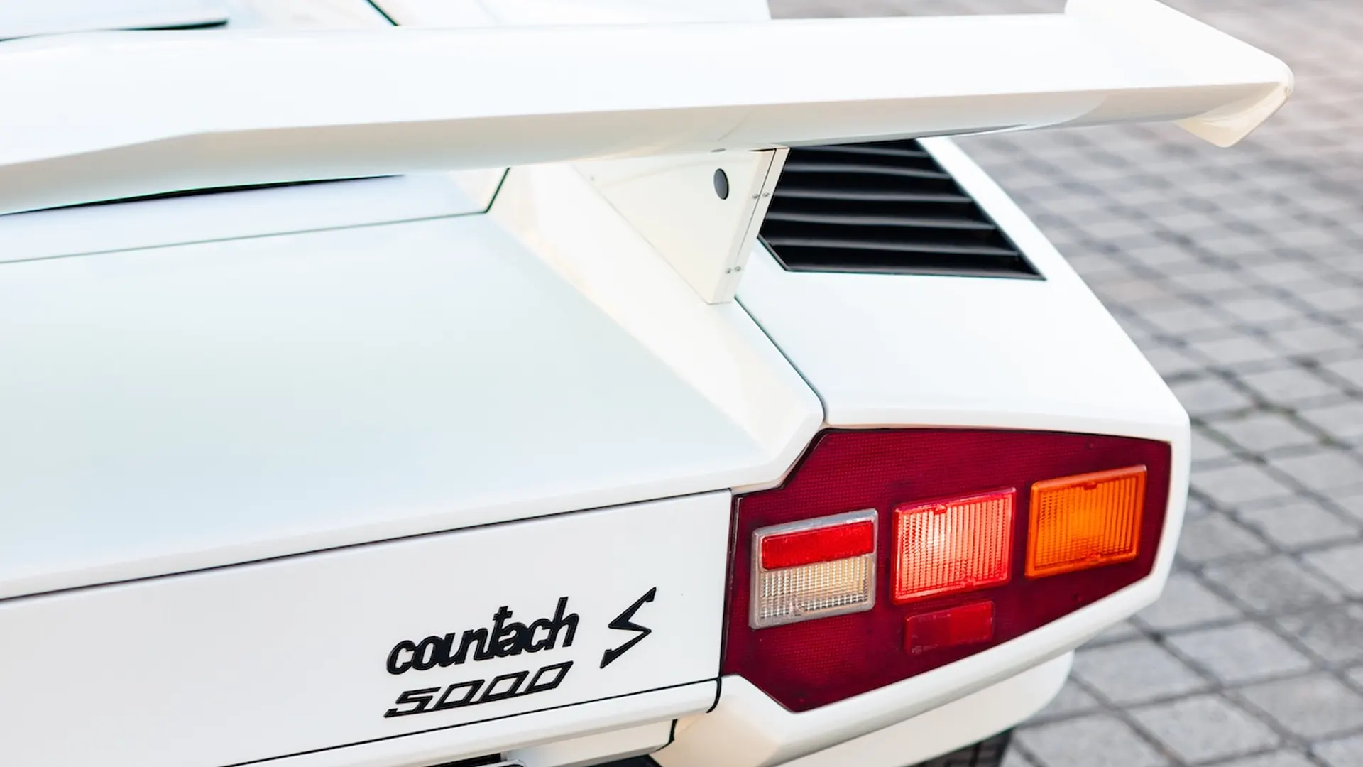 Lamborghini Countach — photo 19