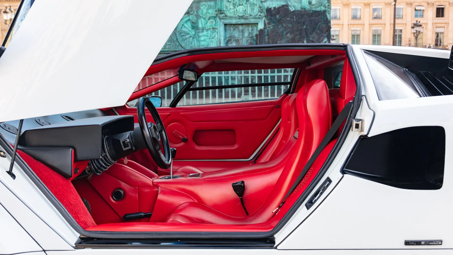 Lamborghini Countach — photo 31