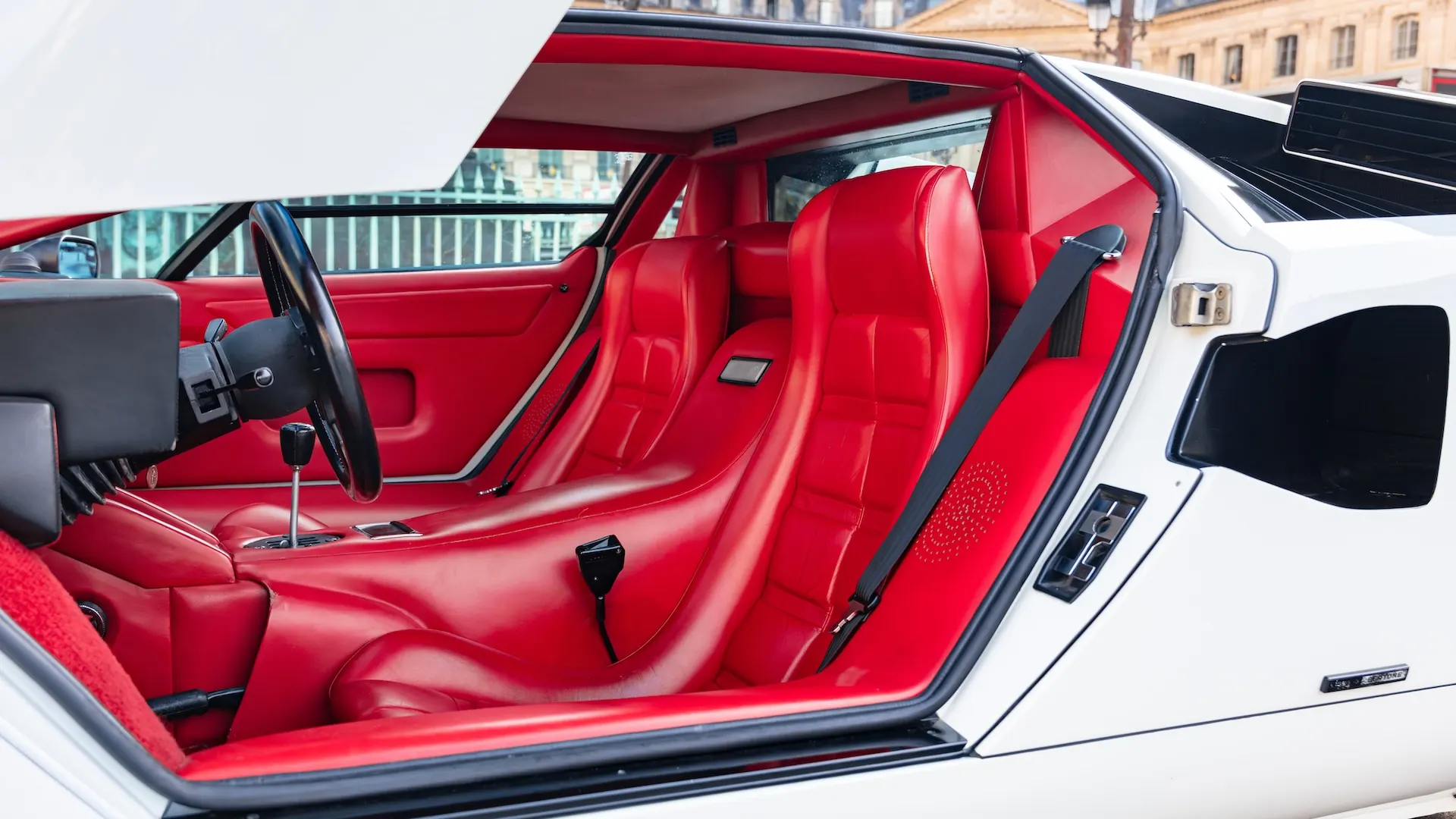 Lamborghini Countach — photo 32