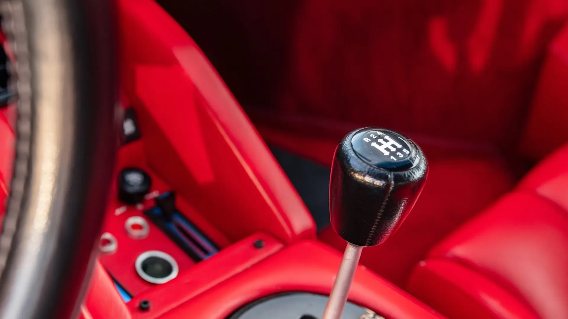 Lamborghini Countach — photo 41