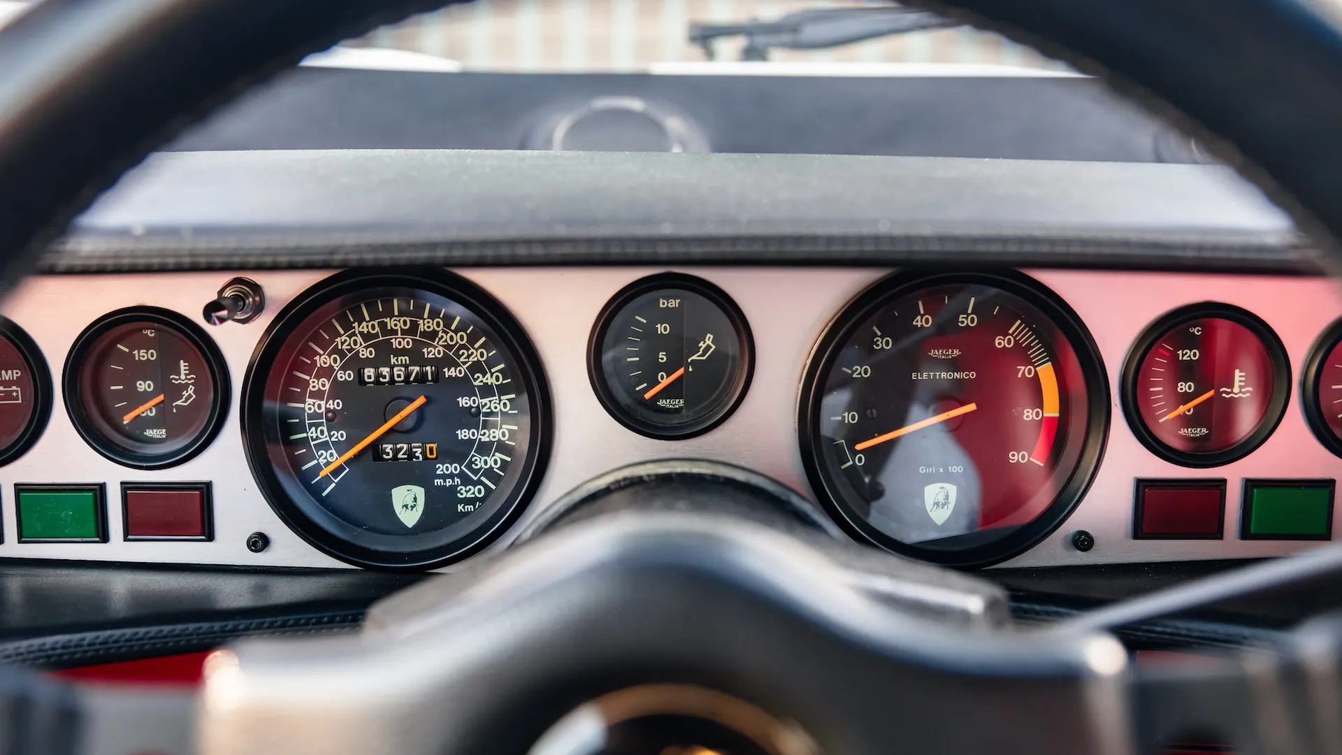 Lamborghini Countach — photo 42