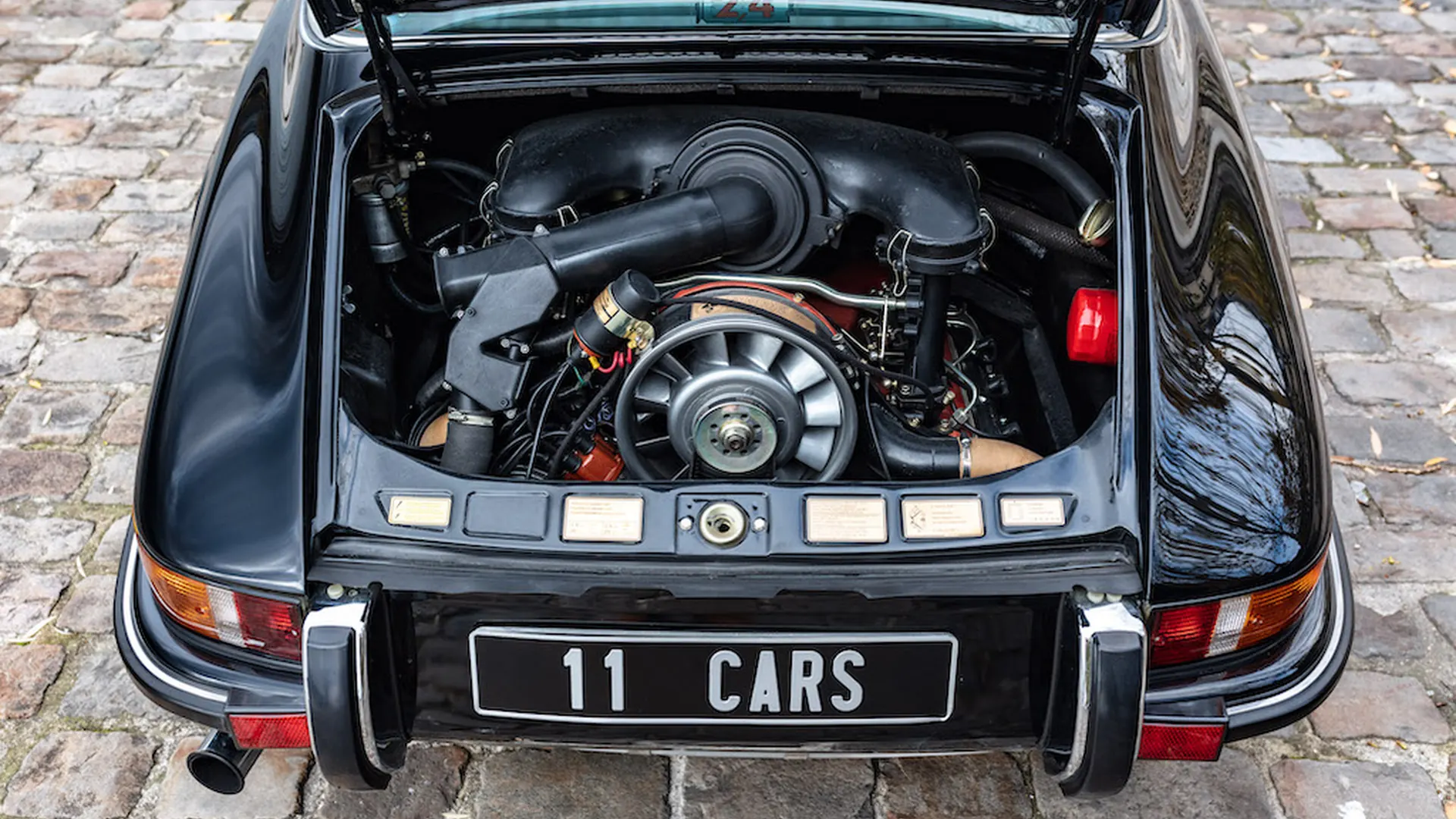 Porsche 911 — photo 16