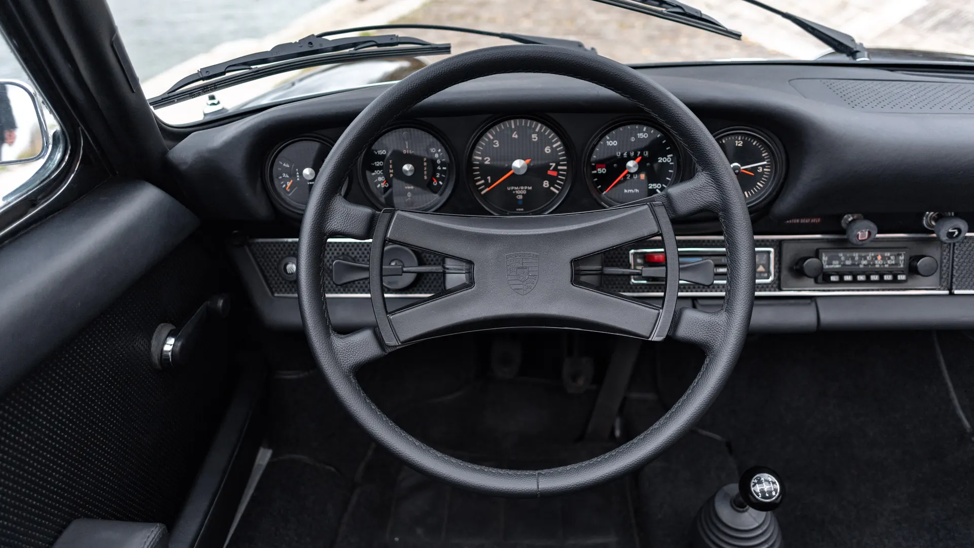 Porsche 911 — photo 40