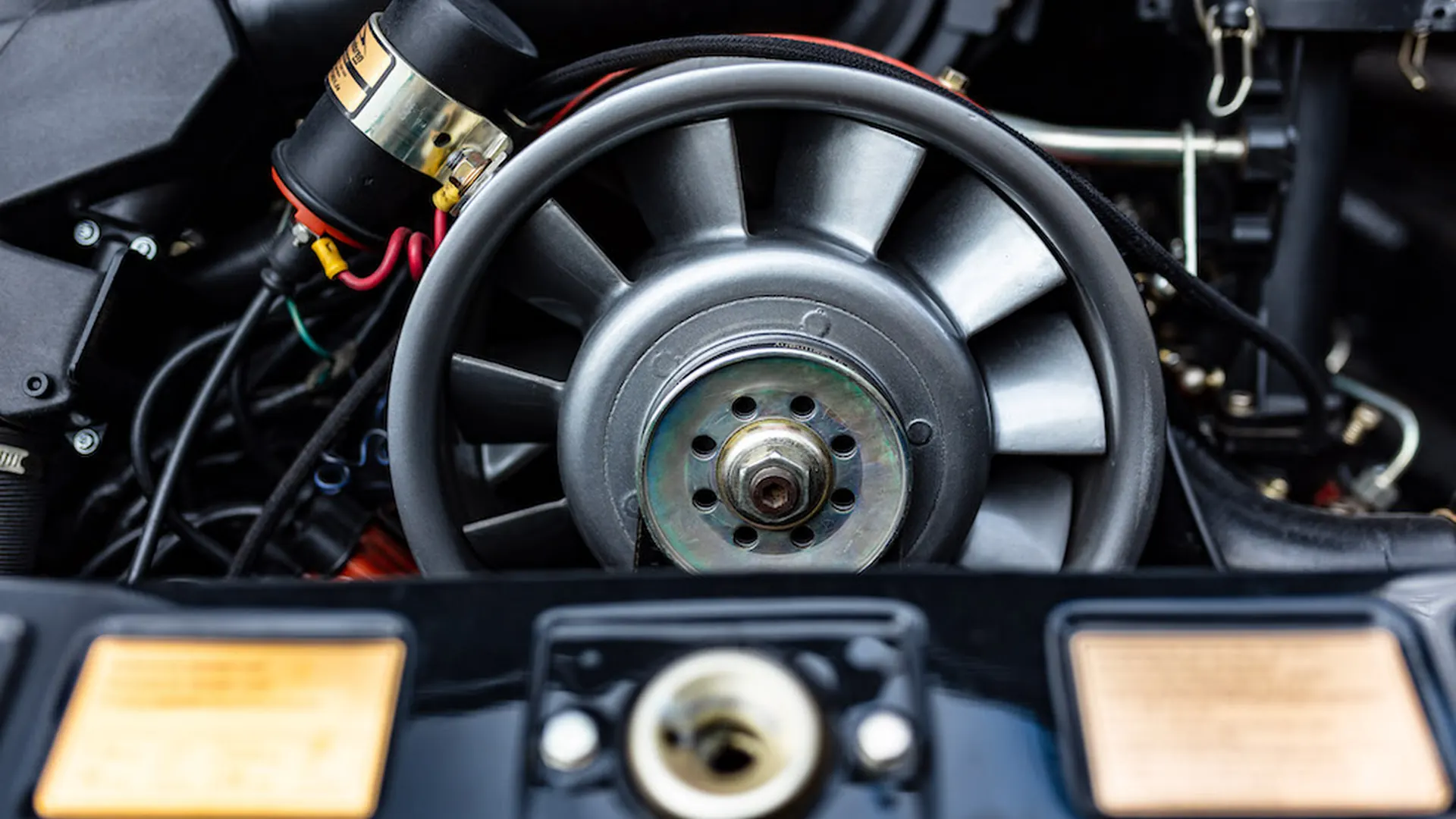 Porsche 911 — photo 17