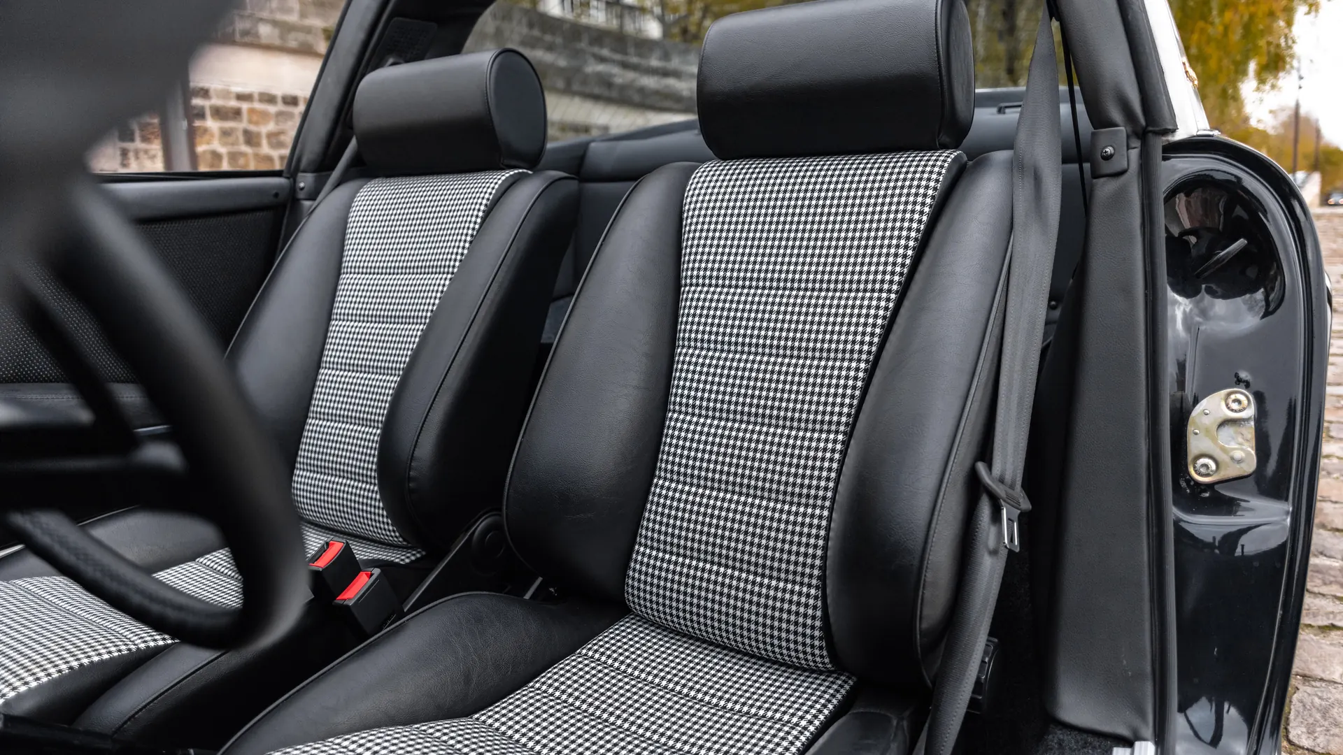 Porsche 911 — photo 36