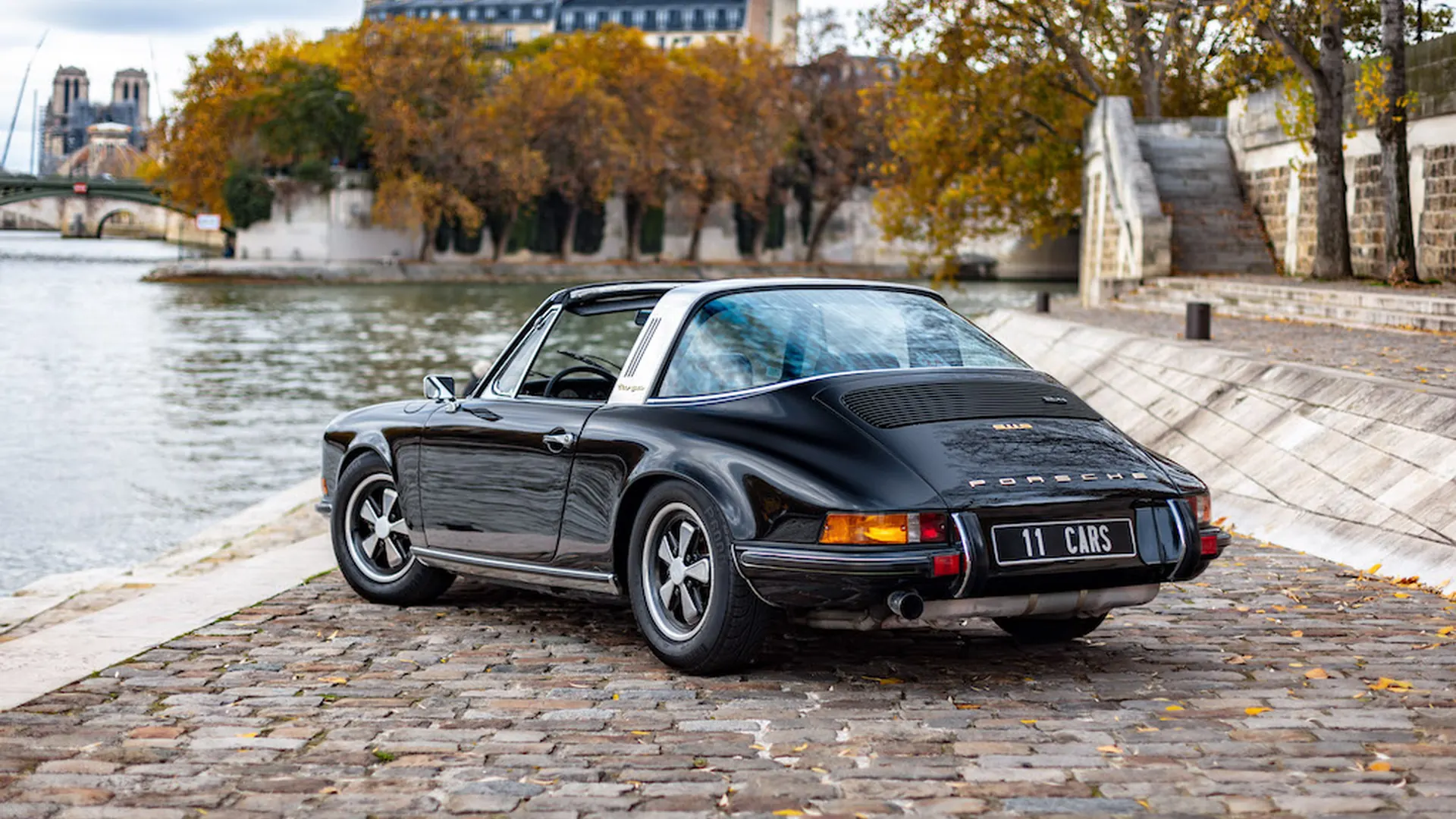 Porsche 911 — photo 13