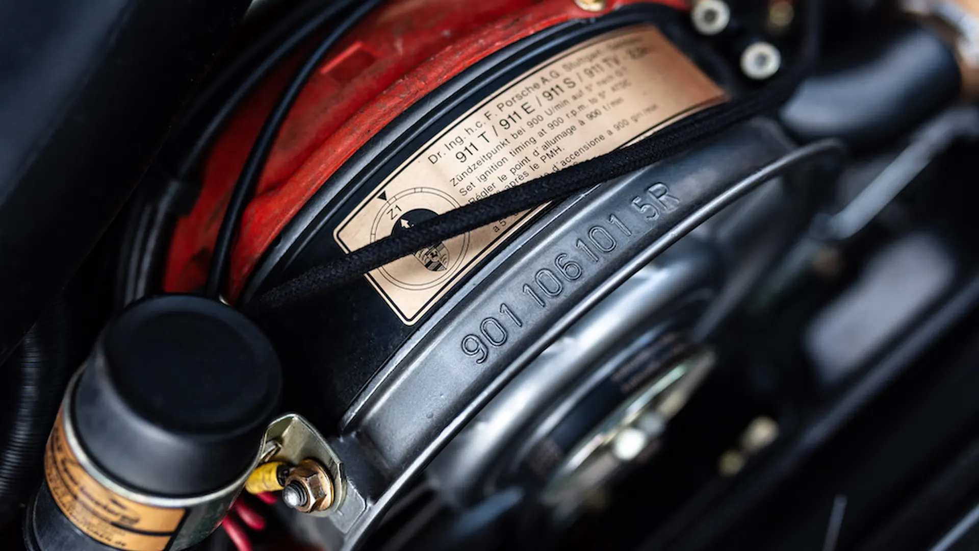 Porsche 911 — photo 18