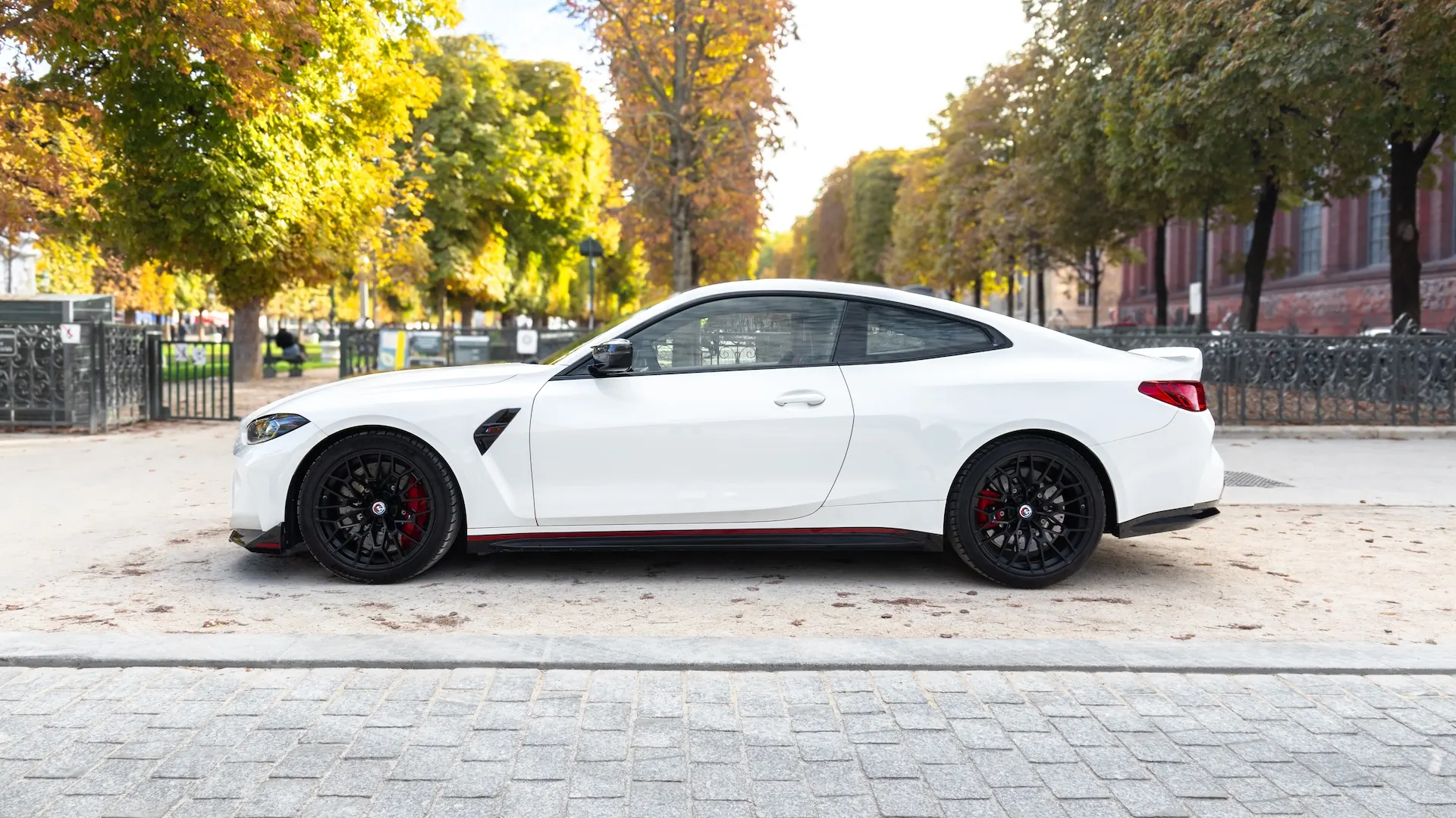 BMW M4 — photo 17