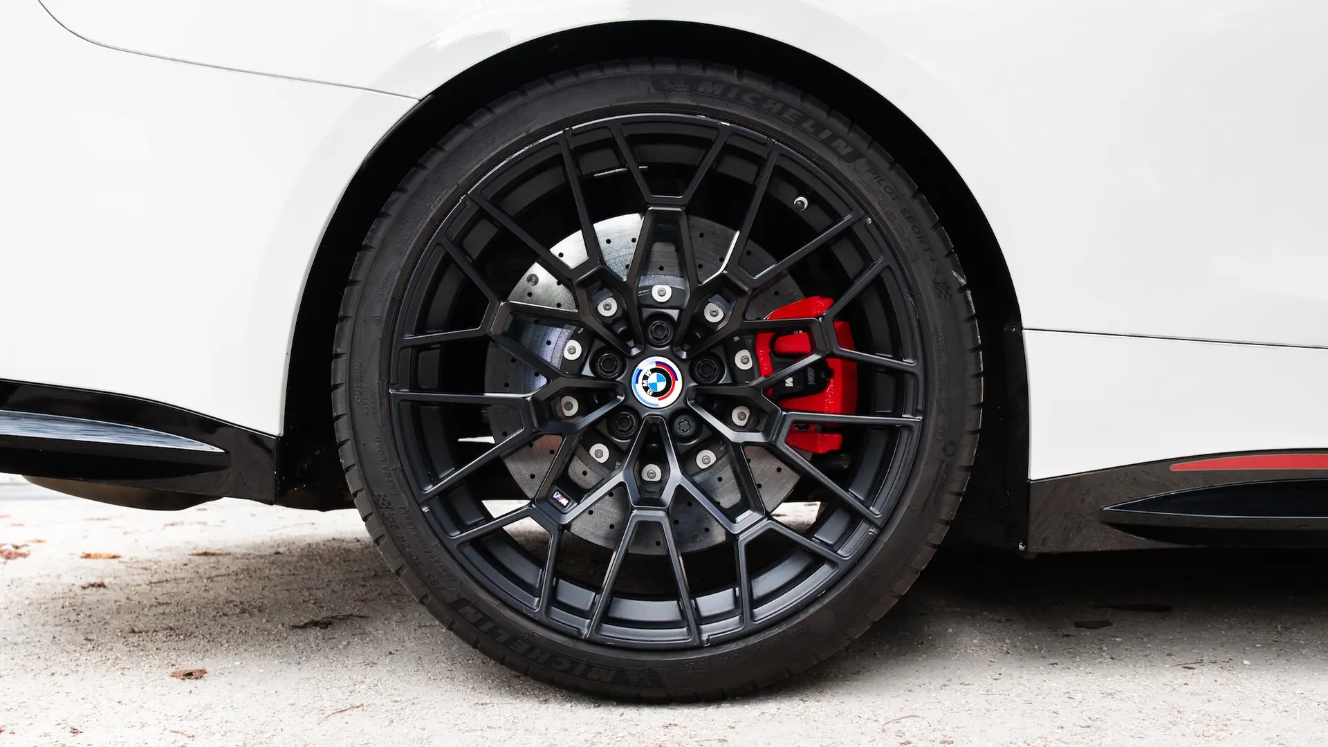 BMW M4 — photo 28
