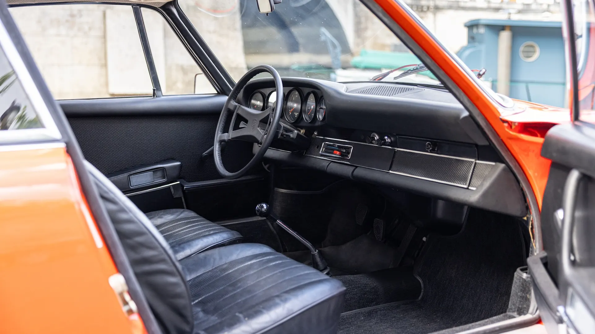 Porsche 911 — photo 16