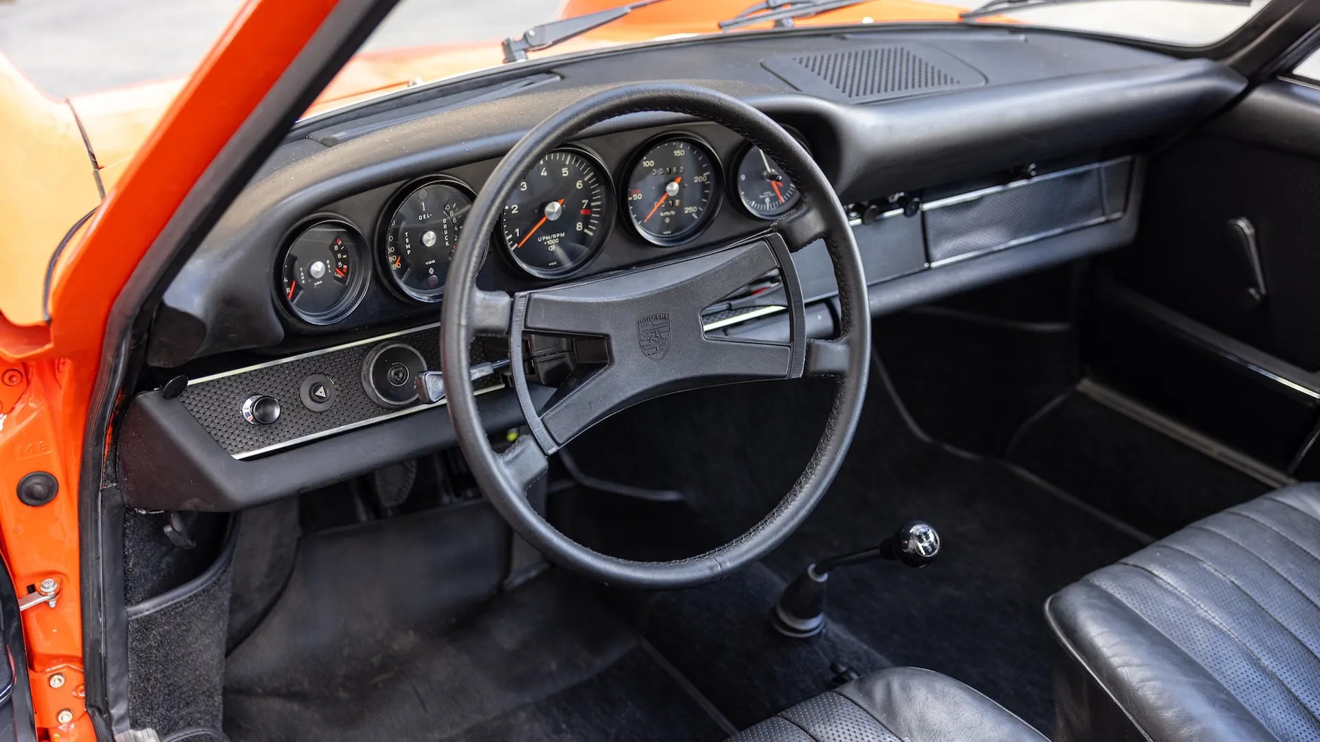 Porsche 911 — photo 15