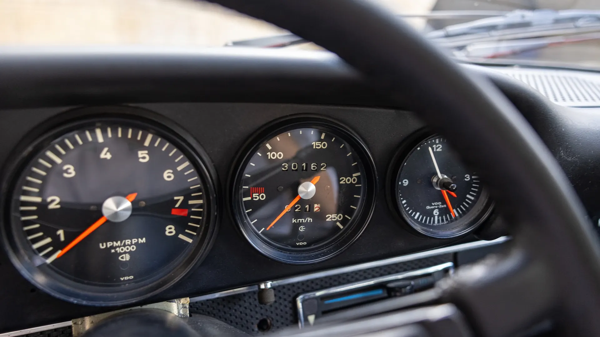 Porsche 911 — photo 24