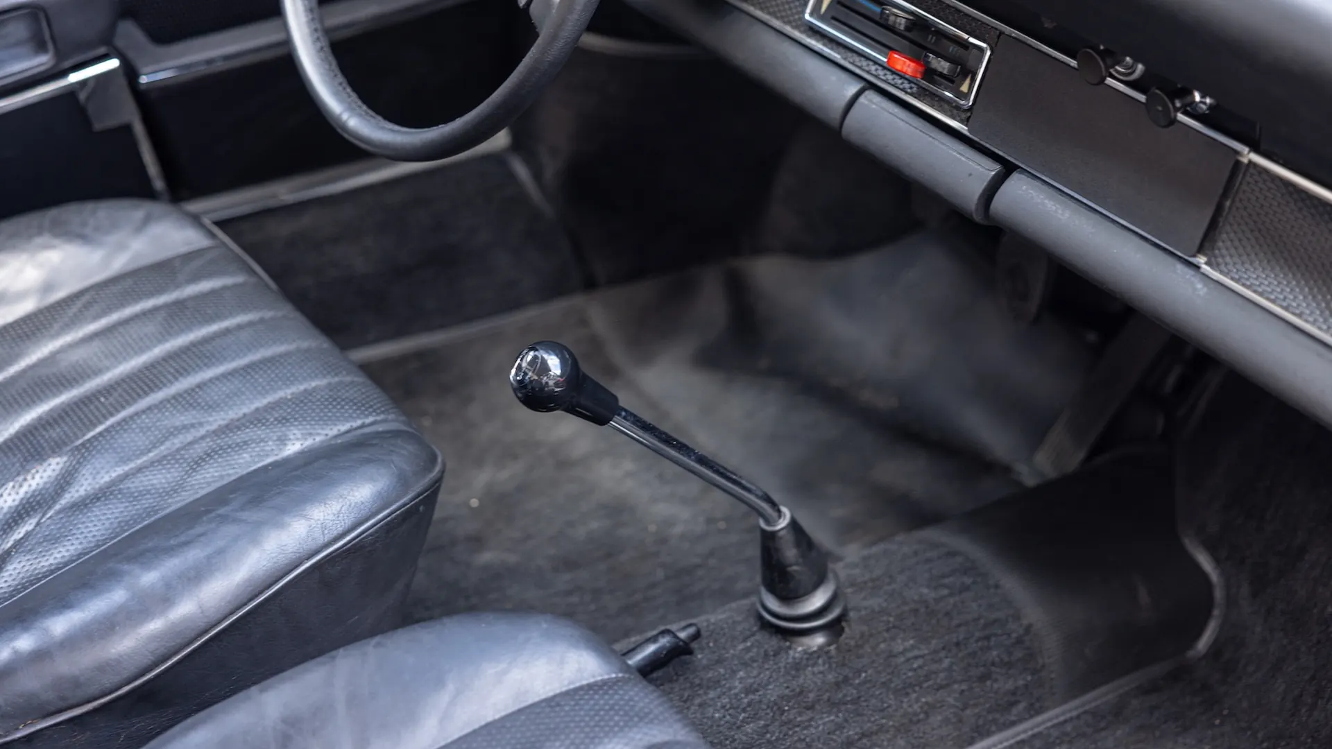 Porsche 911 — photo 21