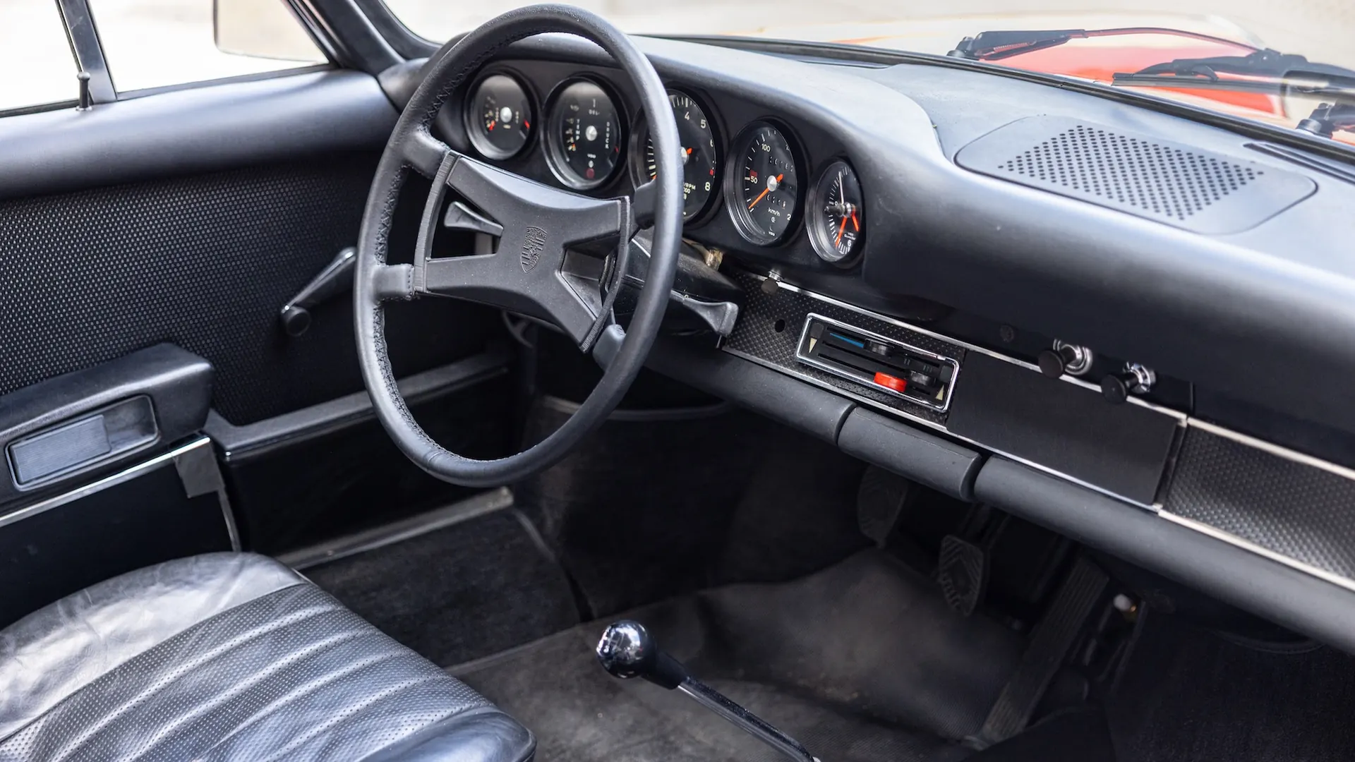 Porsche 911 — photo 20