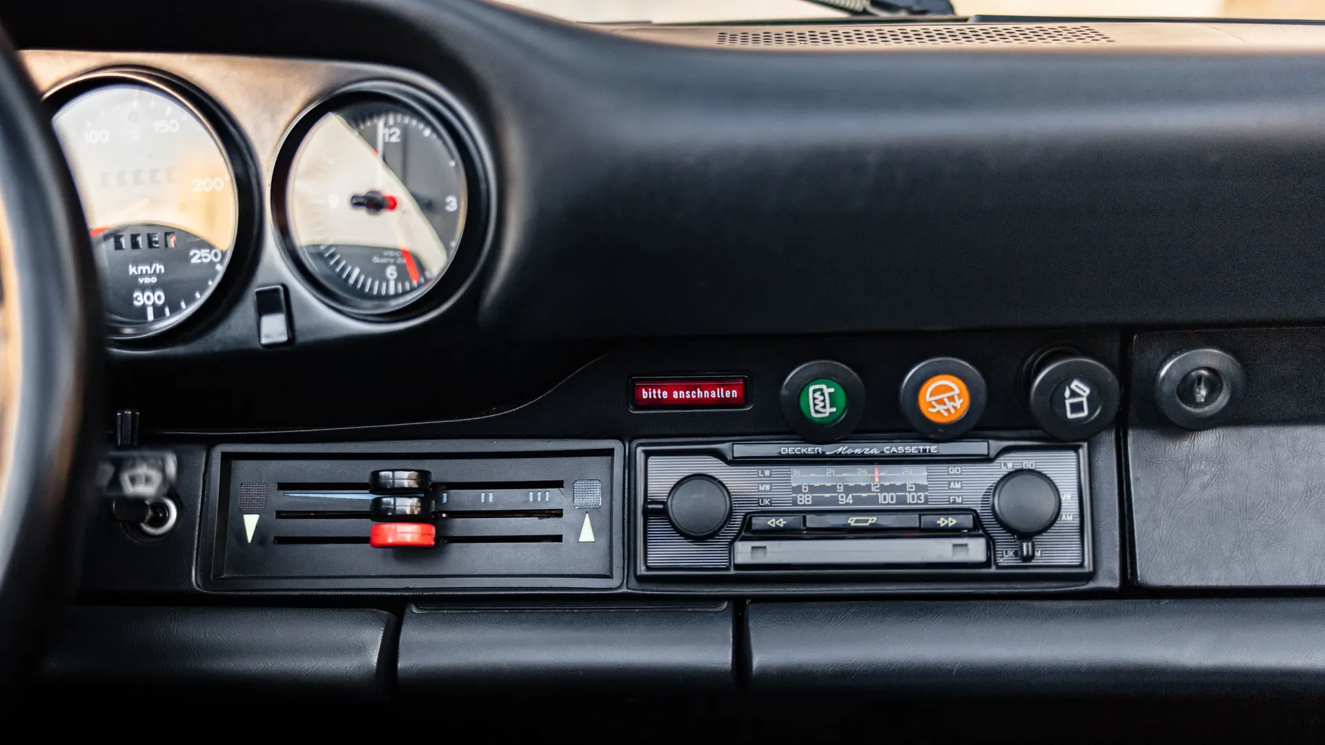 Porsche Carrera — photo 36