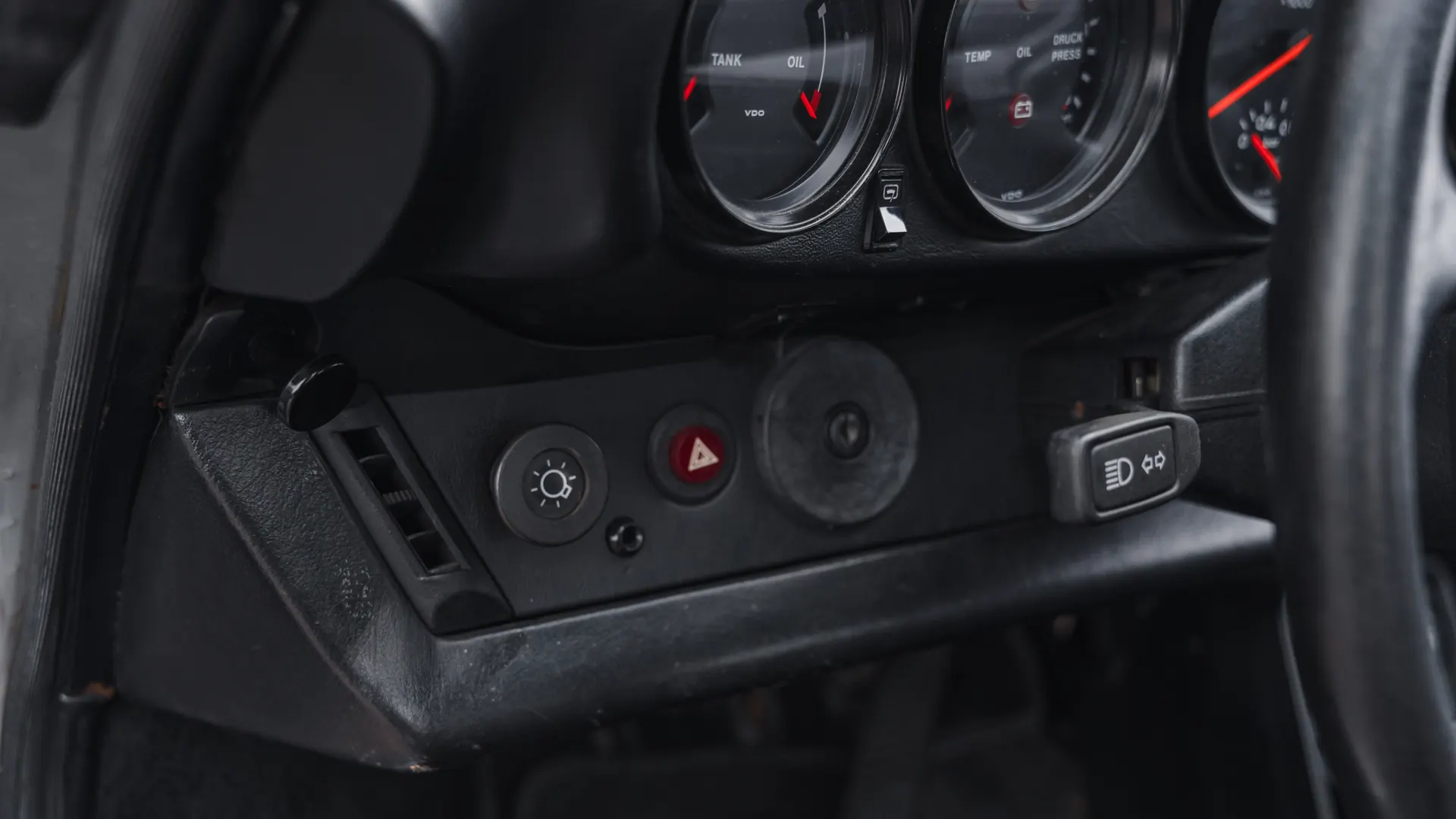 Porsche 930 — photo 41