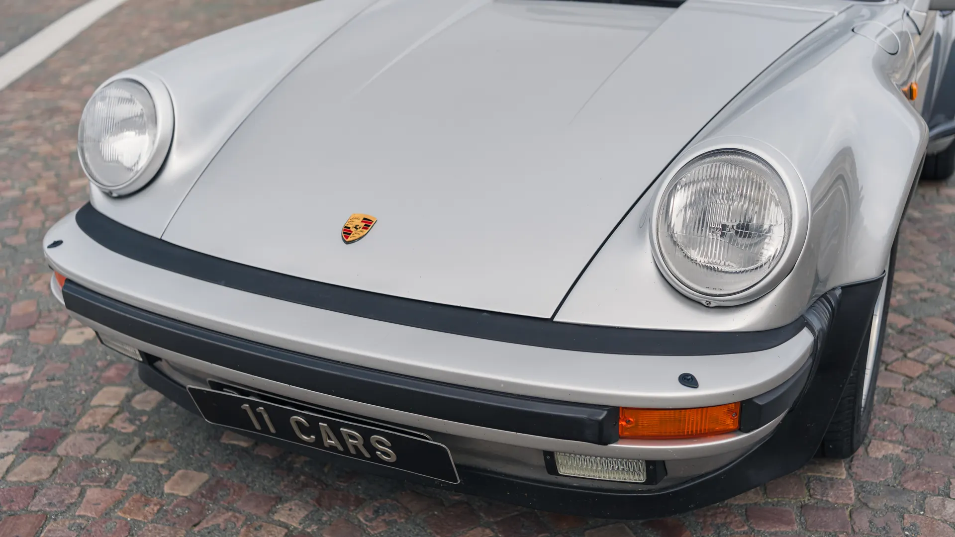 Porsche 930 — photo 10