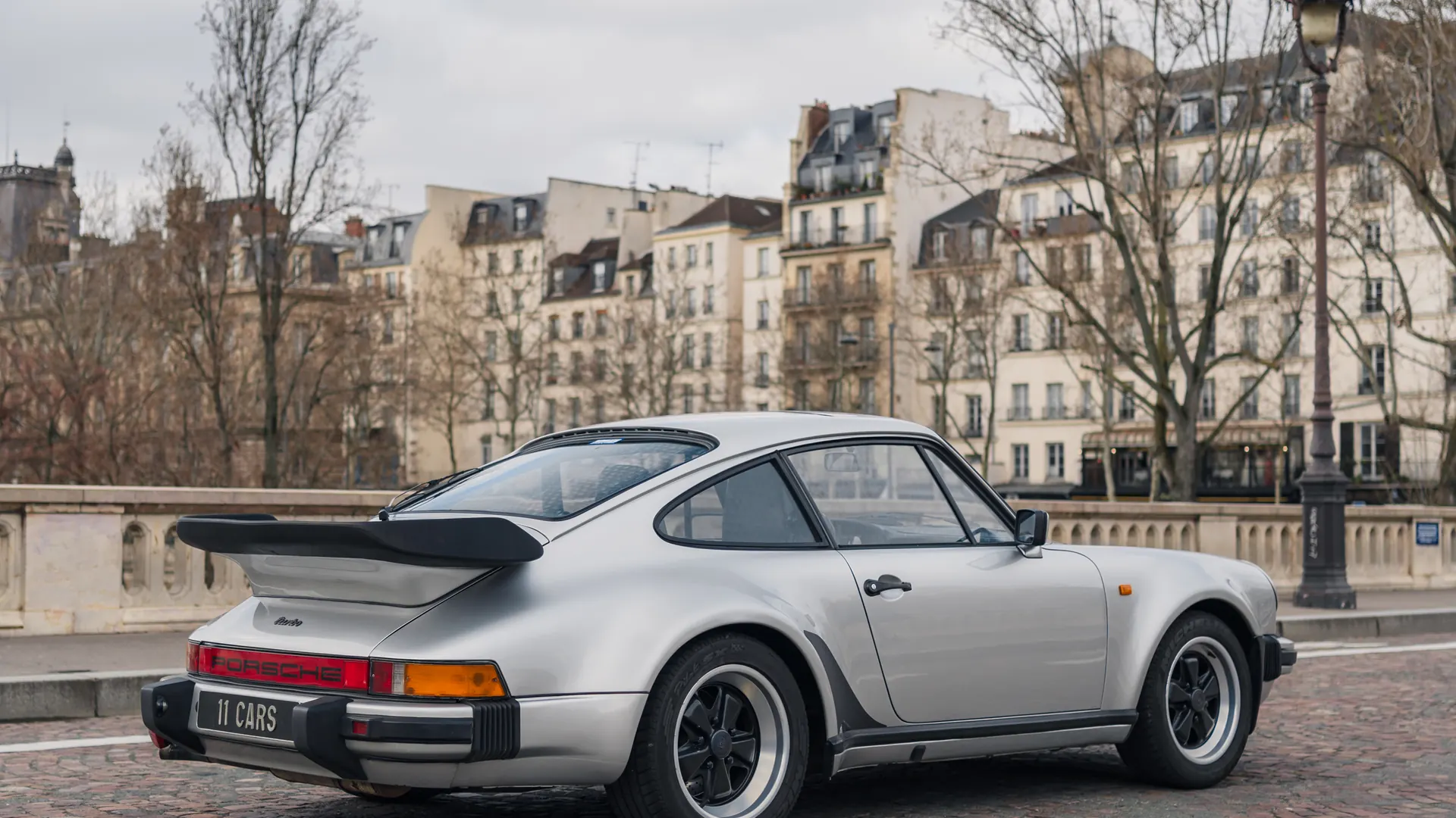 Porsche 930 — photo 21