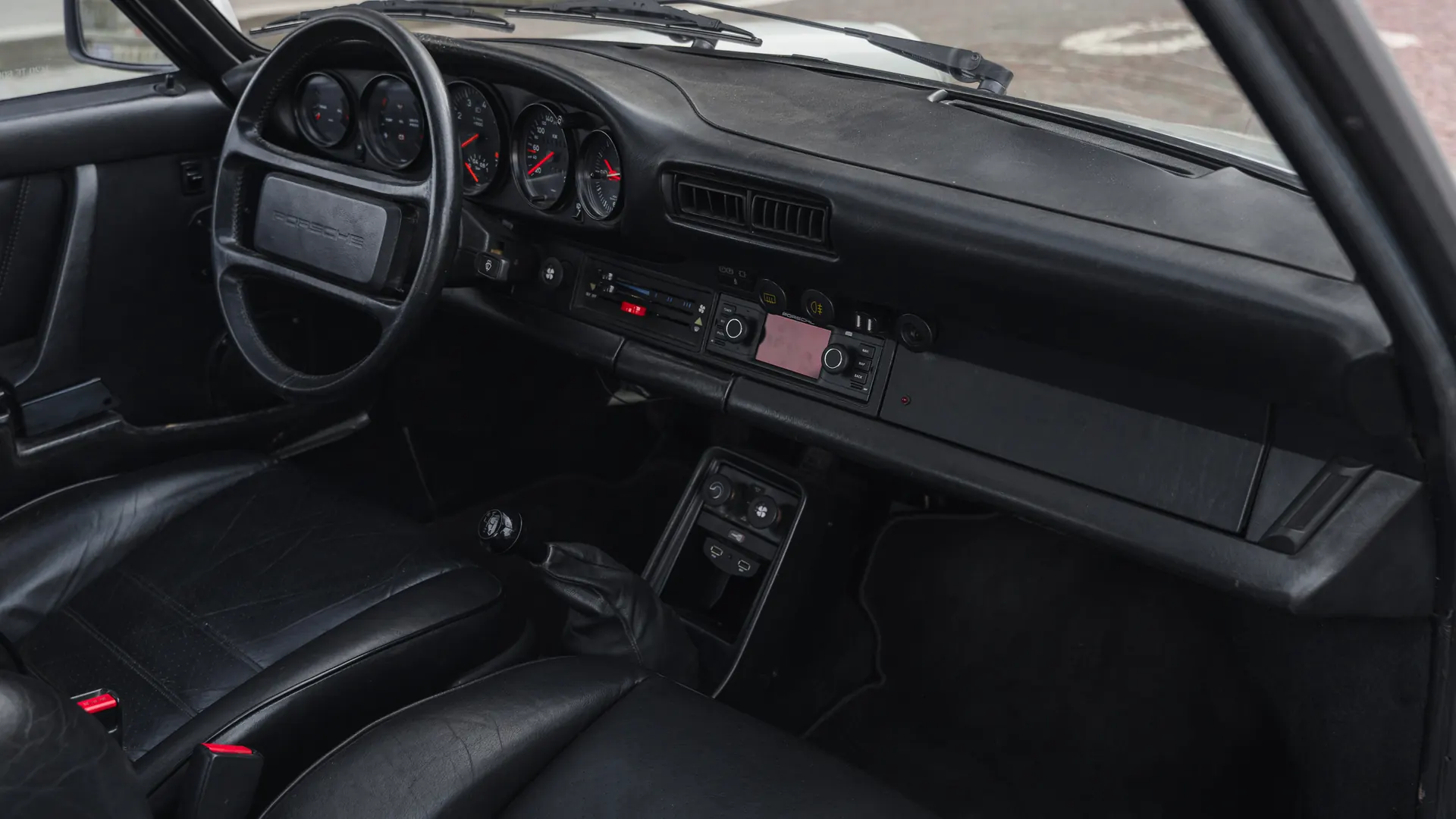 Porsche 930 — photo 30