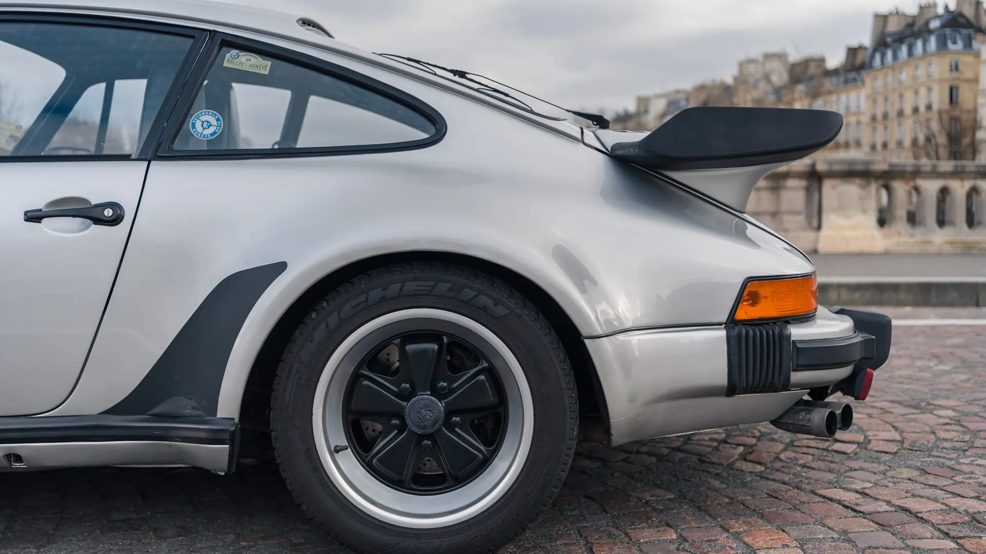 Porsche 930 — photo 15