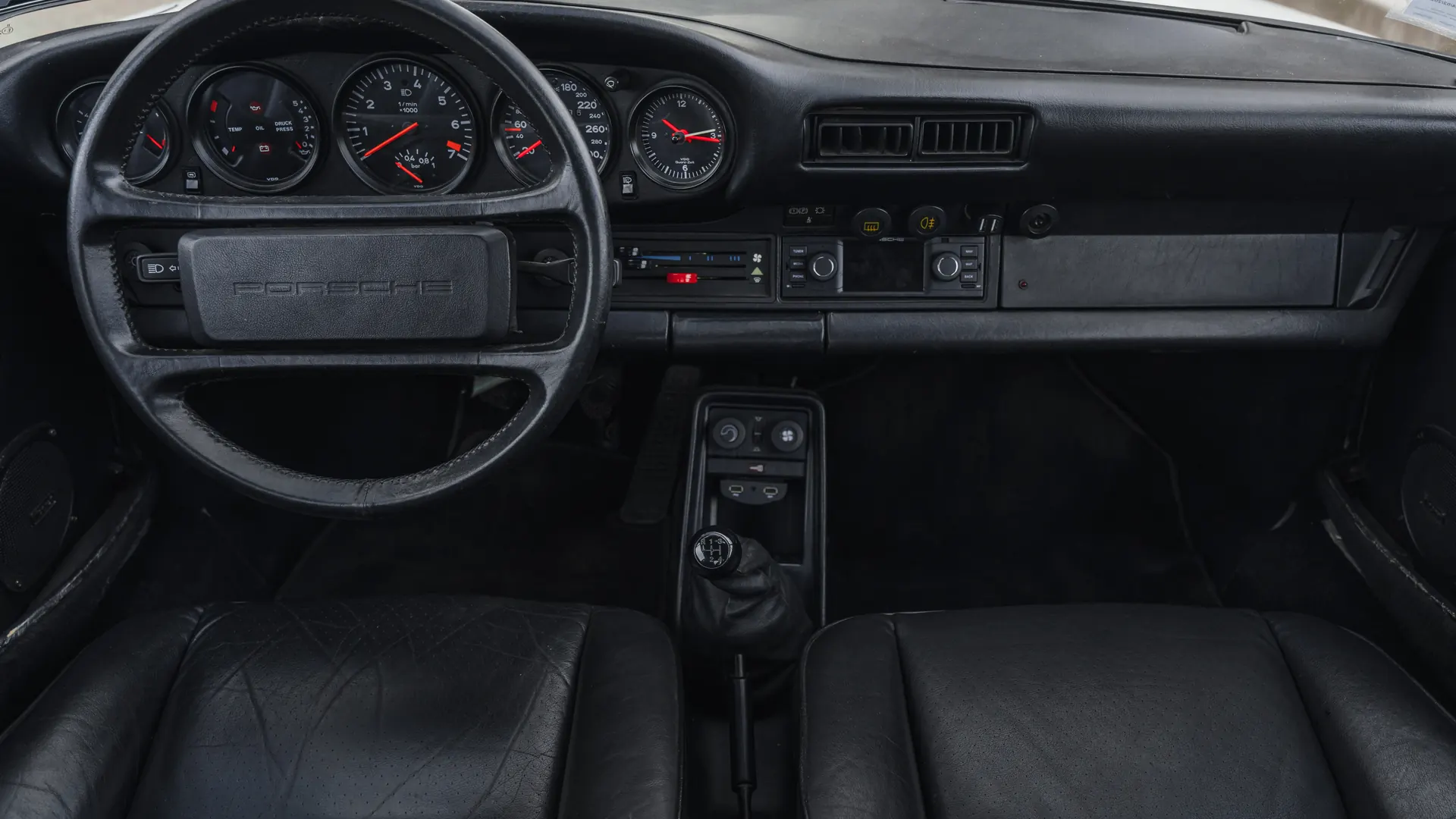 Porsche 930 — photo 33