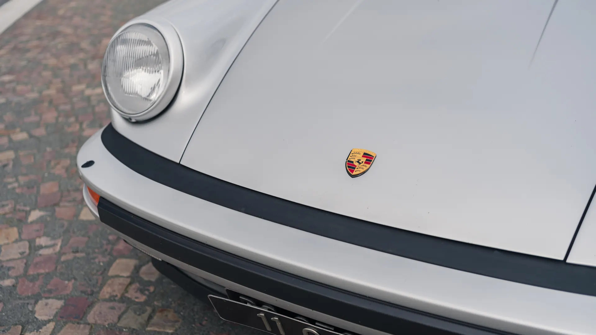 Porsche 930 — photo 11