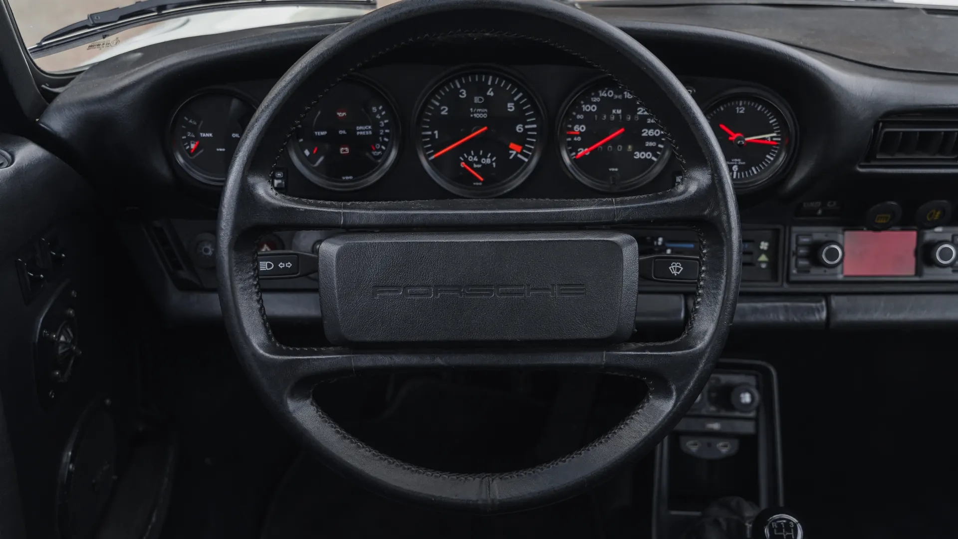Porsche 930 — photo 34