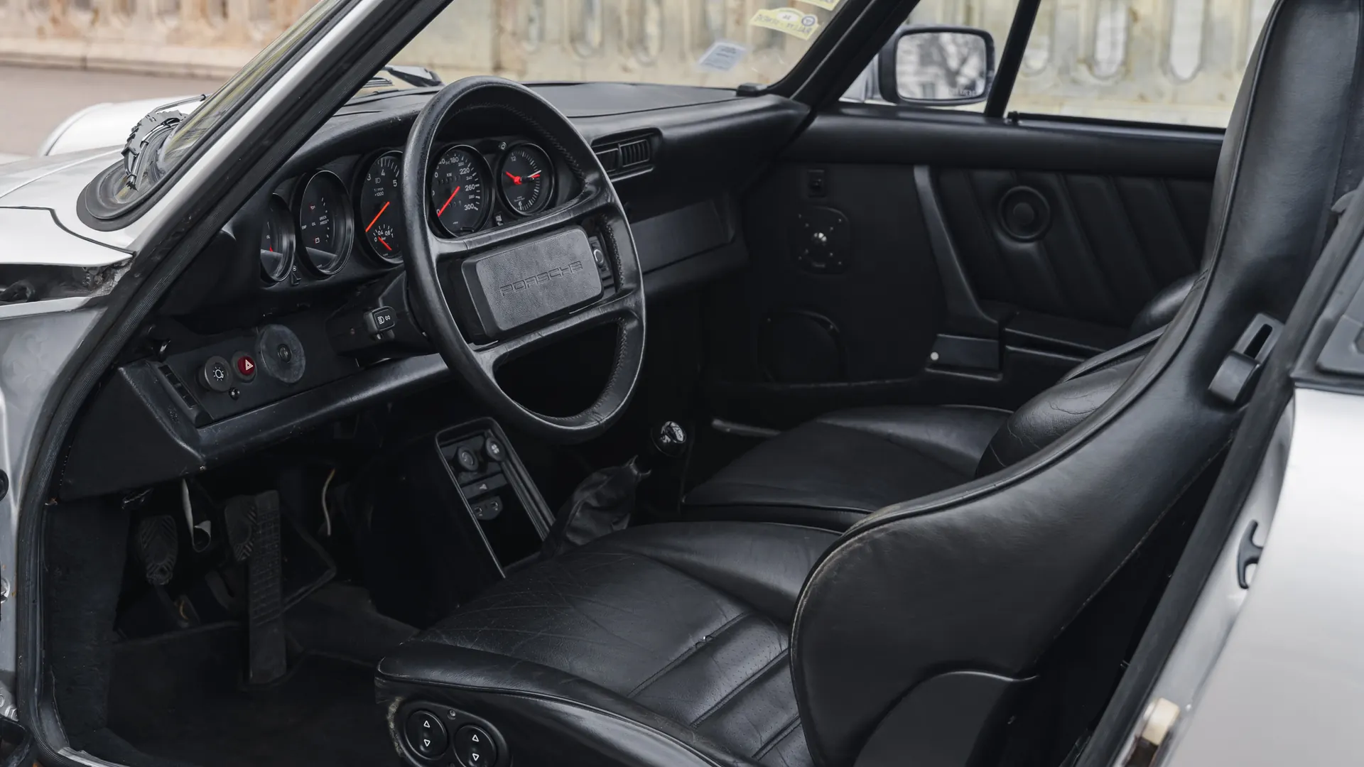 Porsche 930 — photo 46