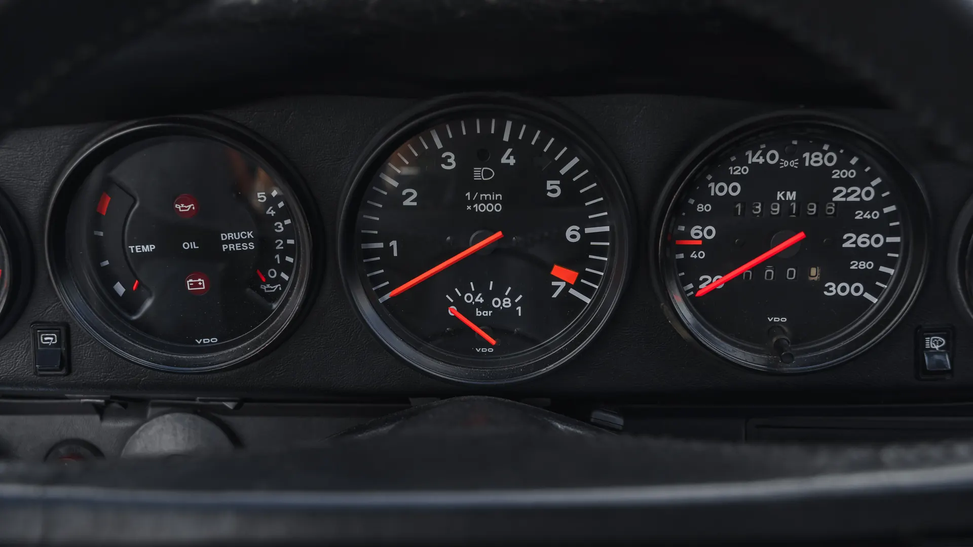 Porsche 930 — photo 36