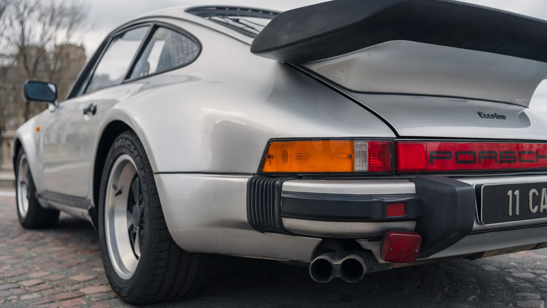 Porsche 930 — photo 18