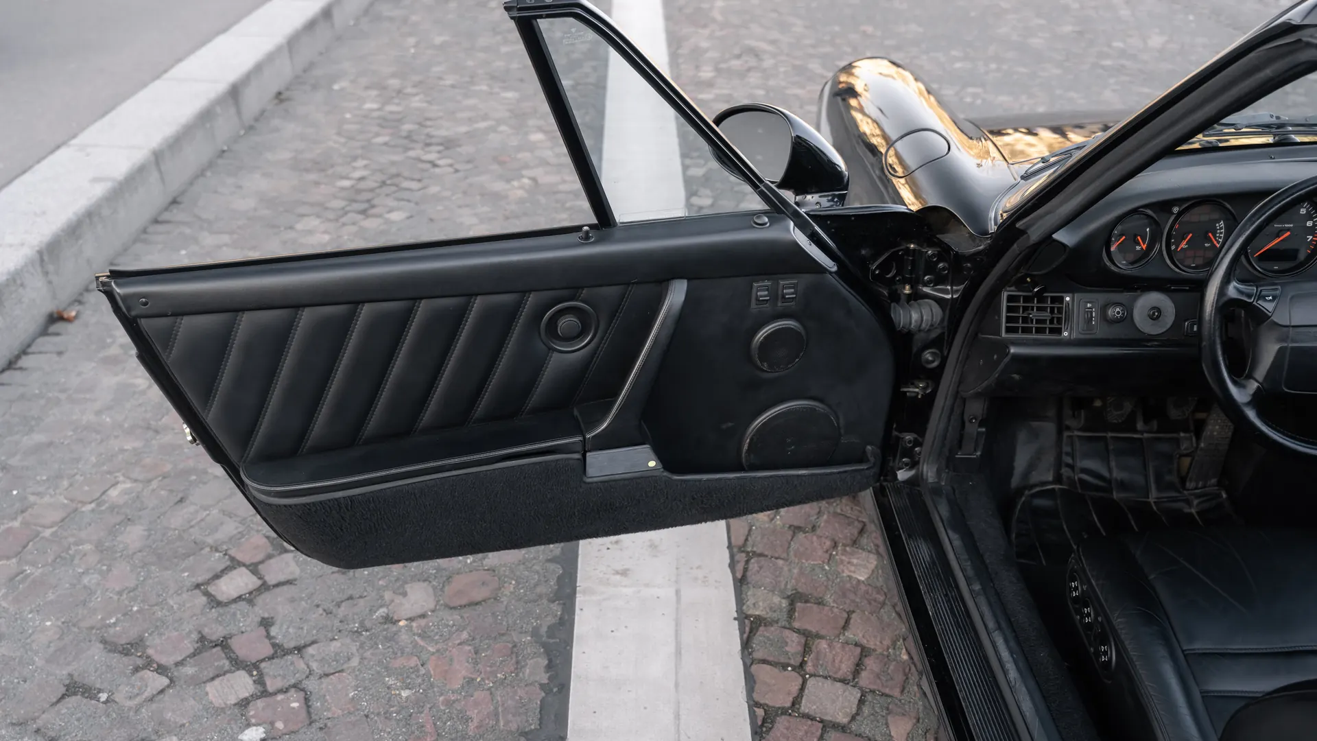 Porsche 964 — photo 11
