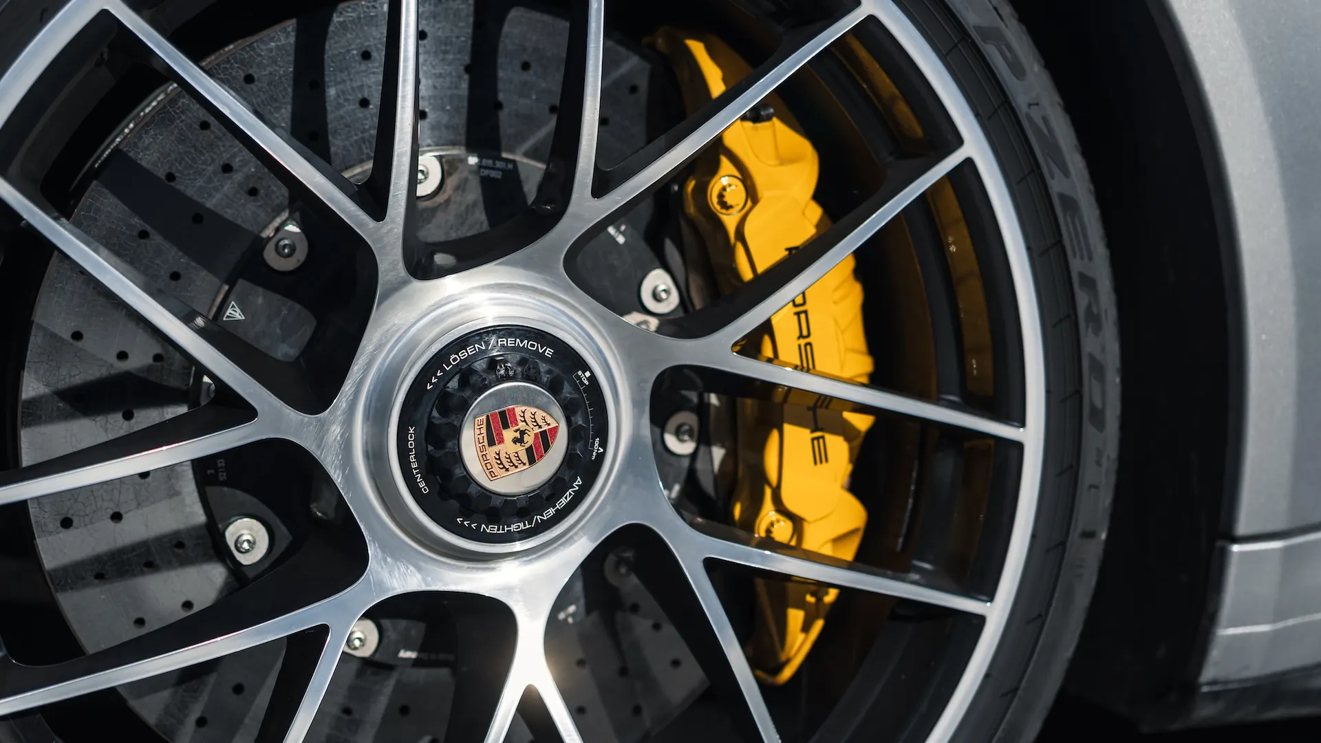 Porsche 991.2 — photo 29