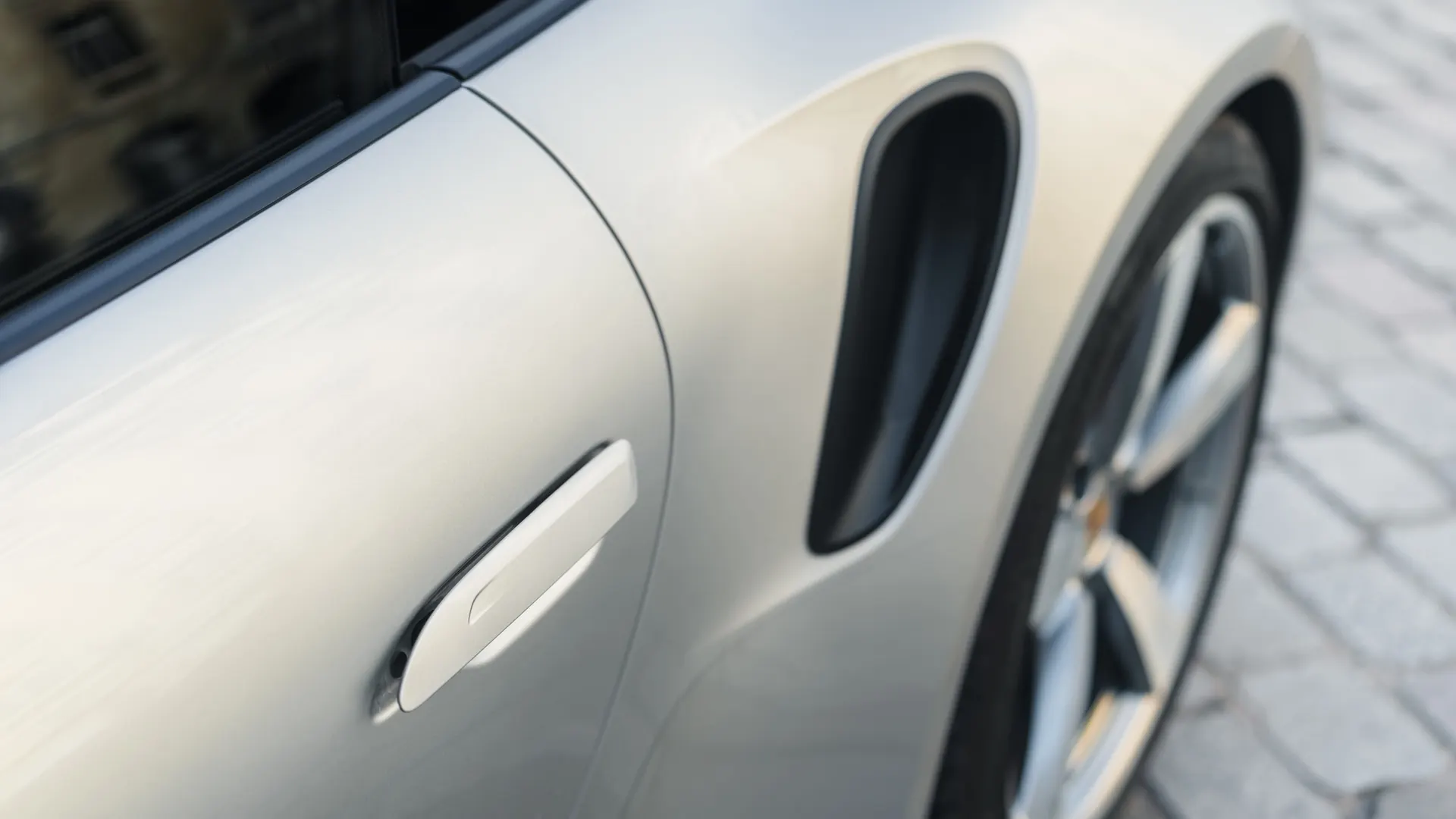 Porsche 992 — photo 31