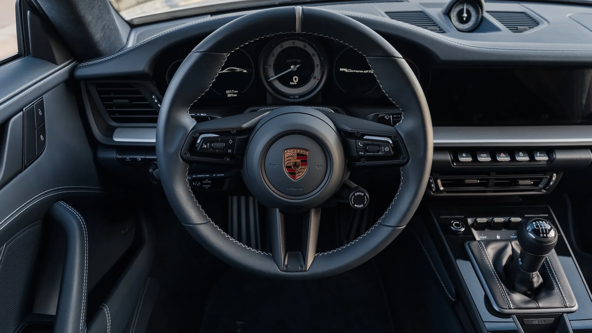 Porsche 992 — photo 17