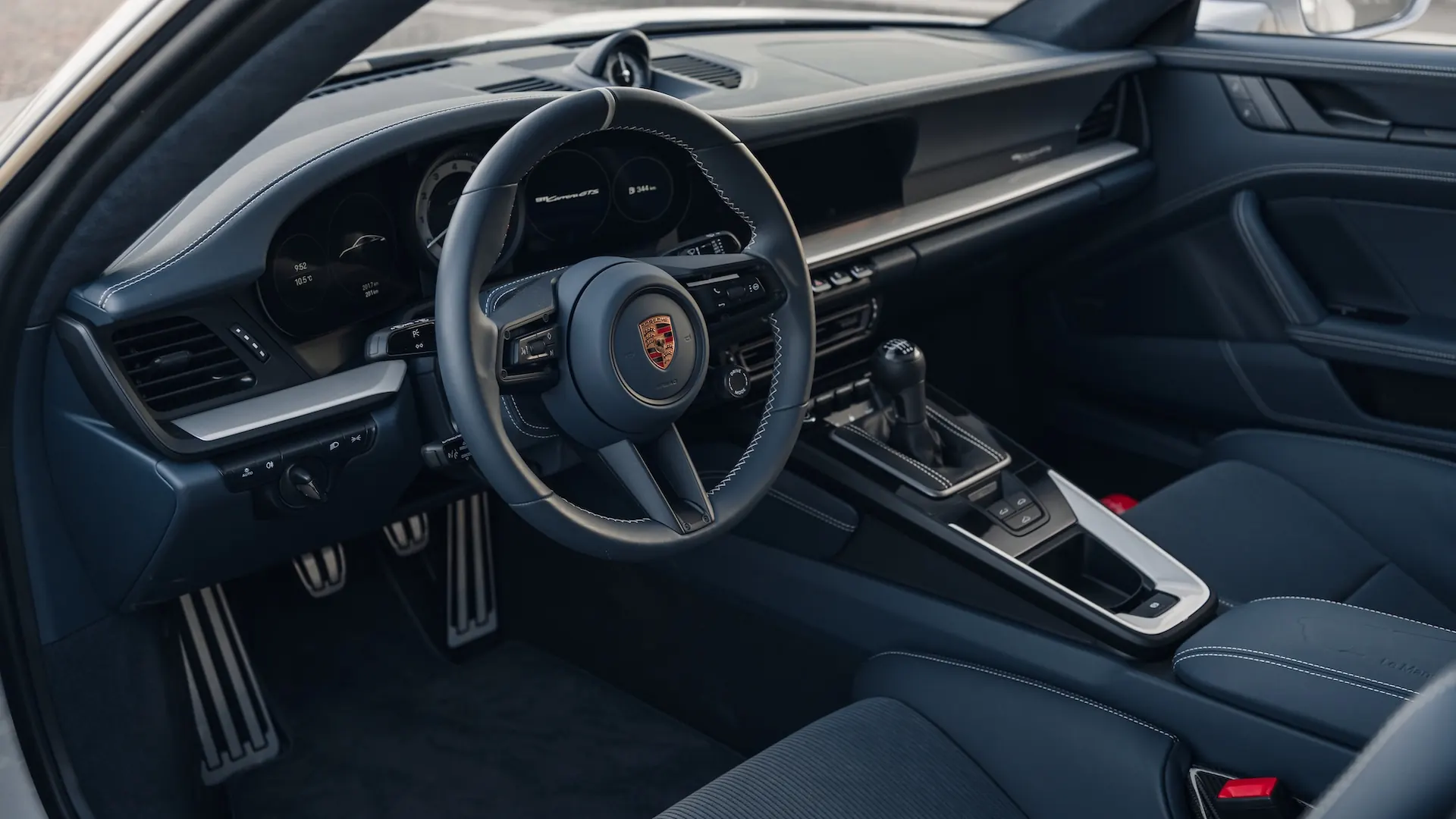 Porsche 992 — photo 5