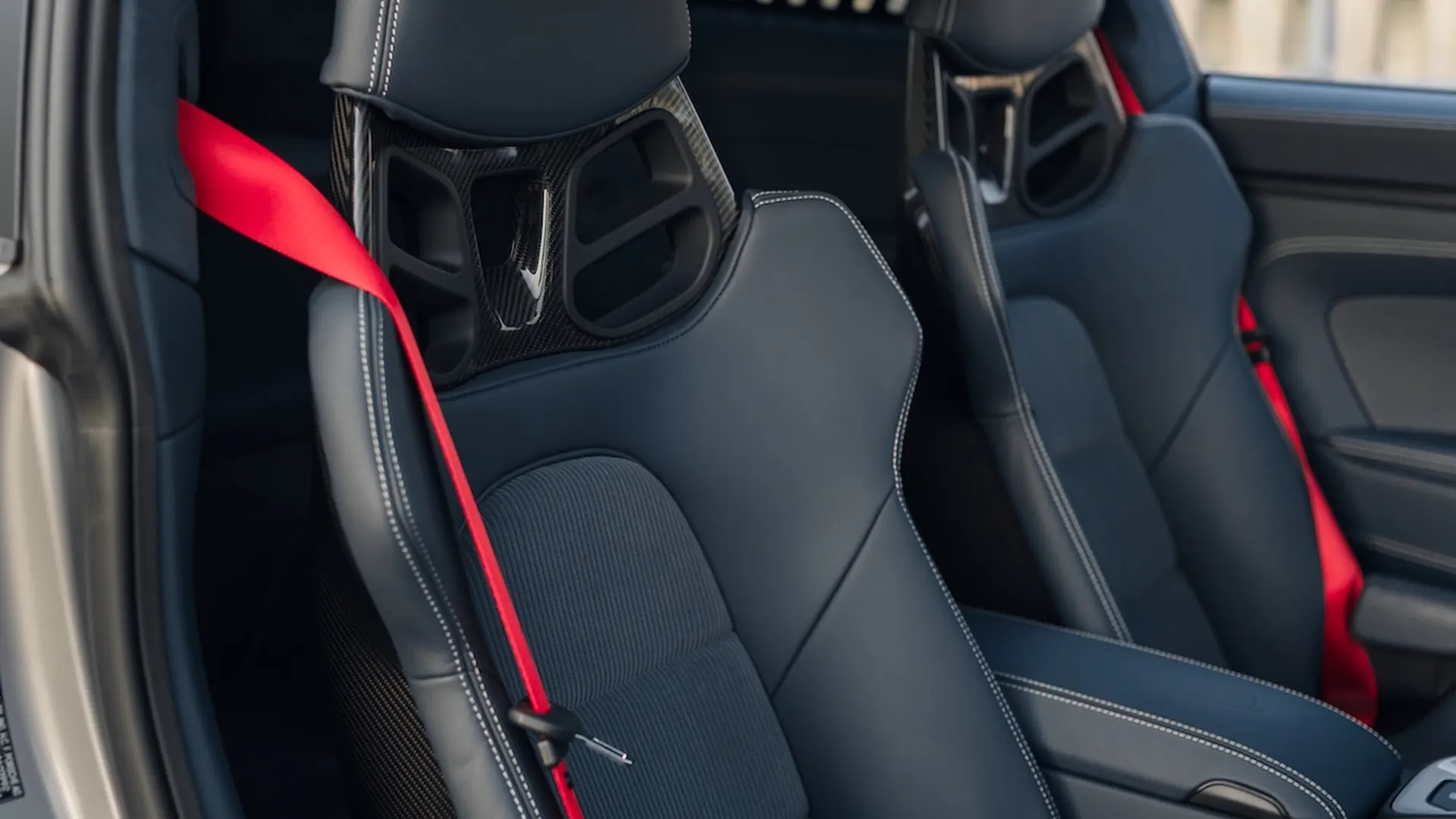 Porsche 992 — photo 13