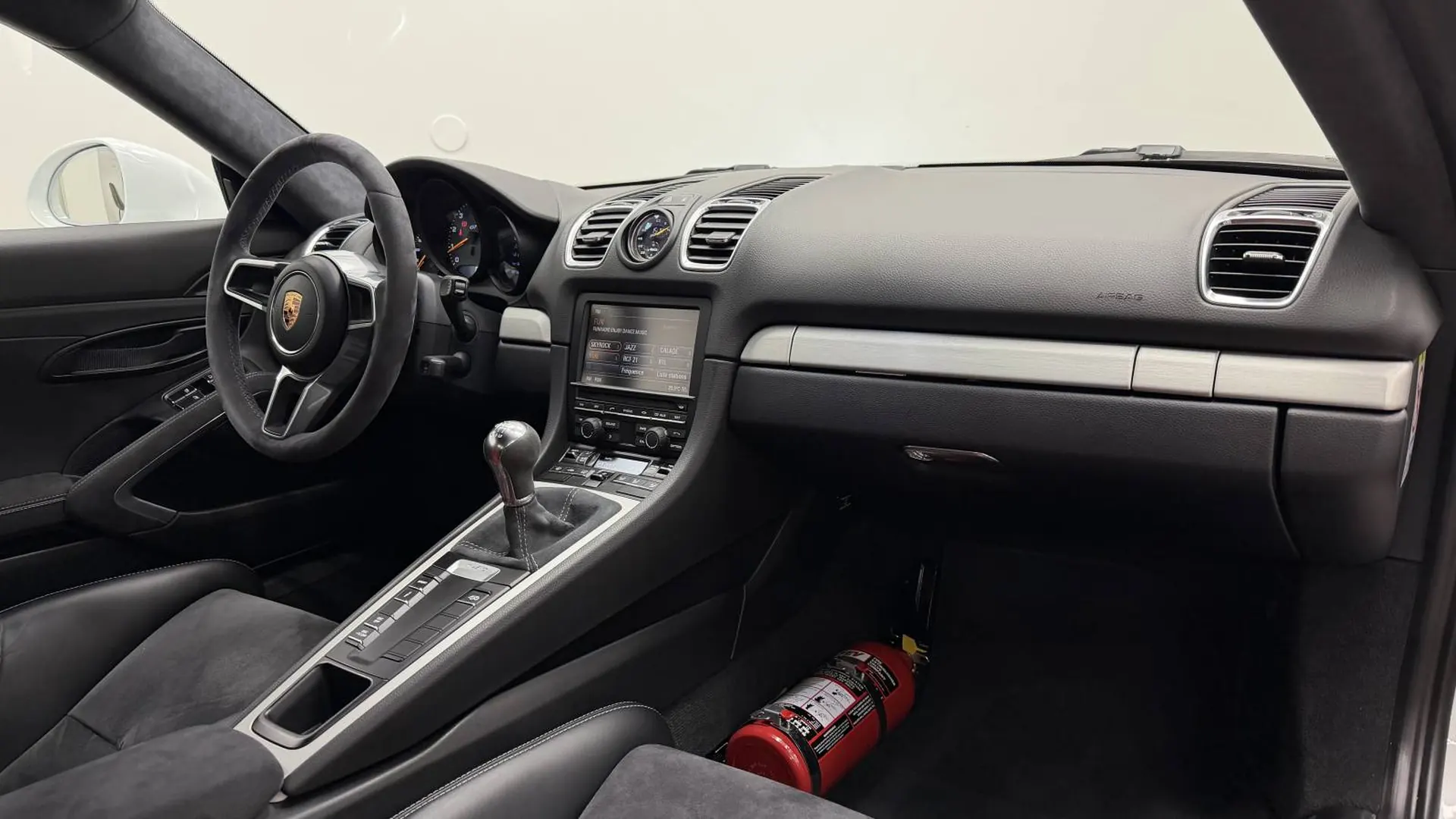 Porsche Cayman — photo 7