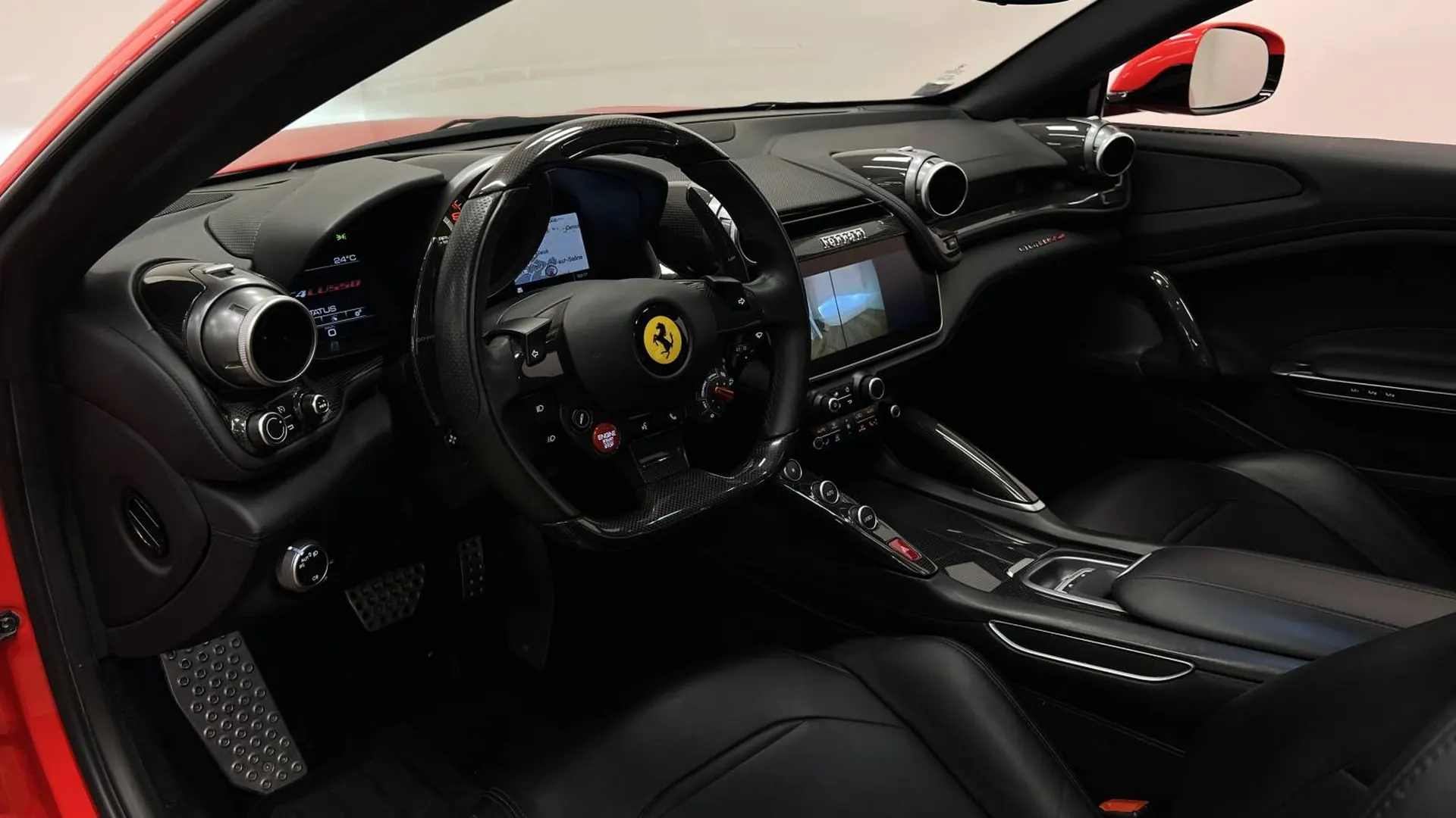Ferrari GTC4 — photo 6