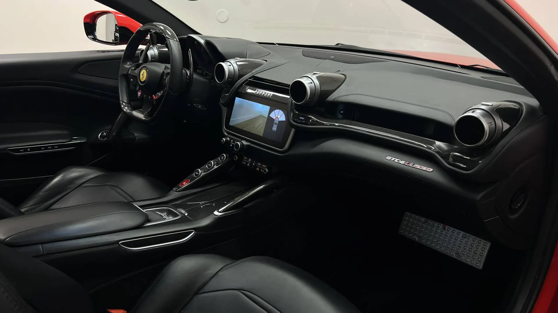 Ferrari GTC4 — photo 9
