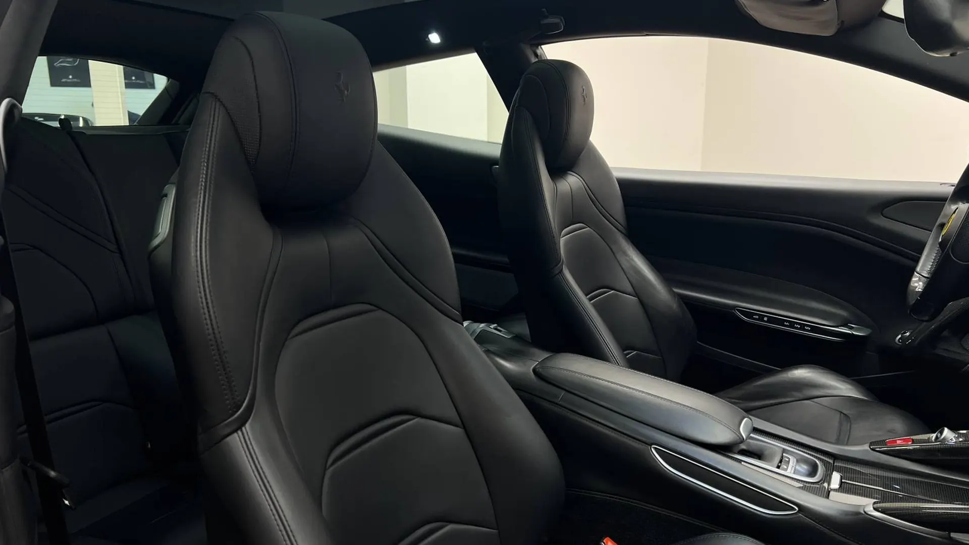 Ferrari GTC4 — photo 10
