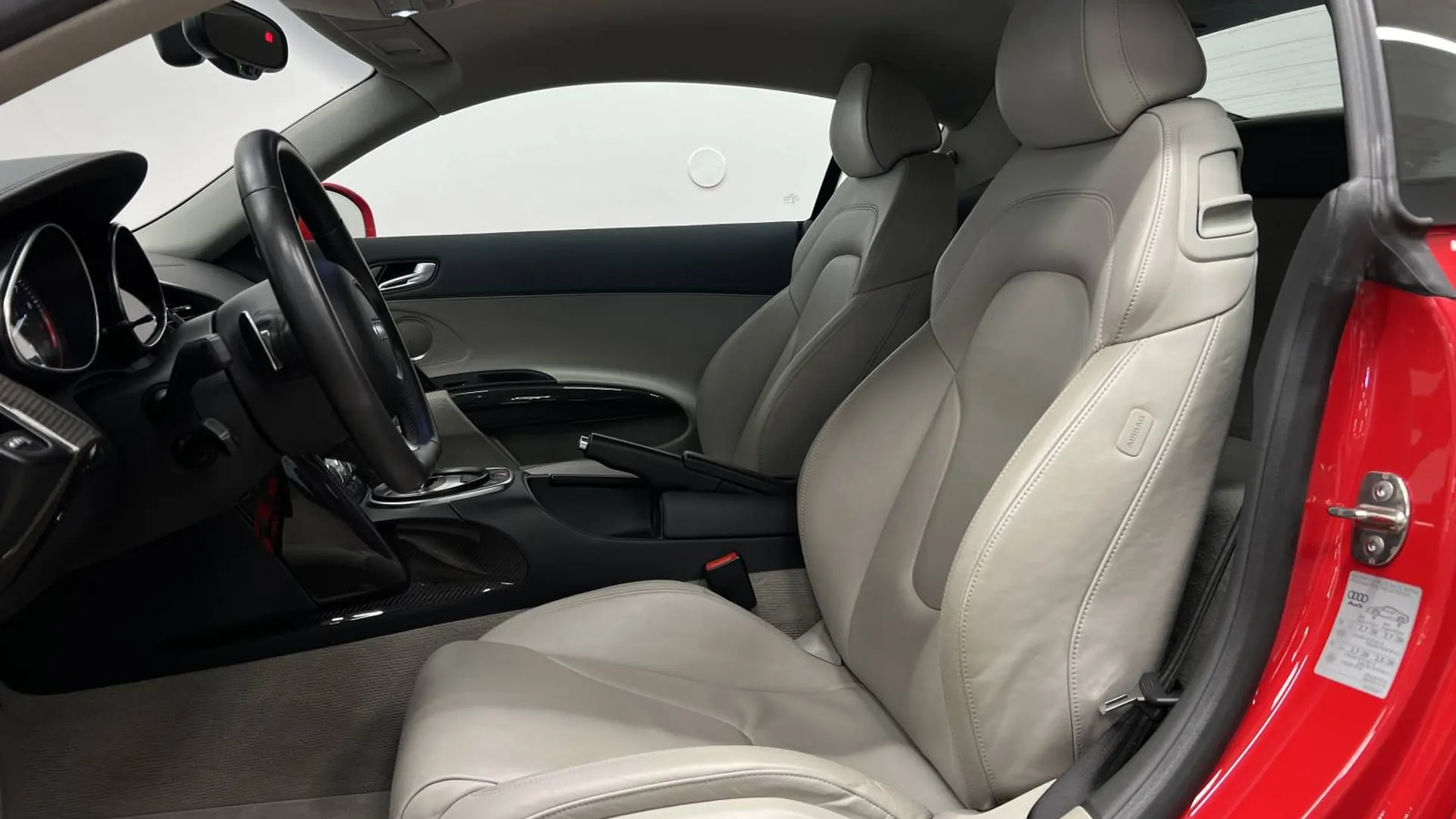 Audi R8 — photo 8